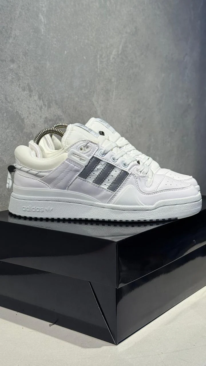 ADIDAS BAD BUNNY BLANCO - Image 4