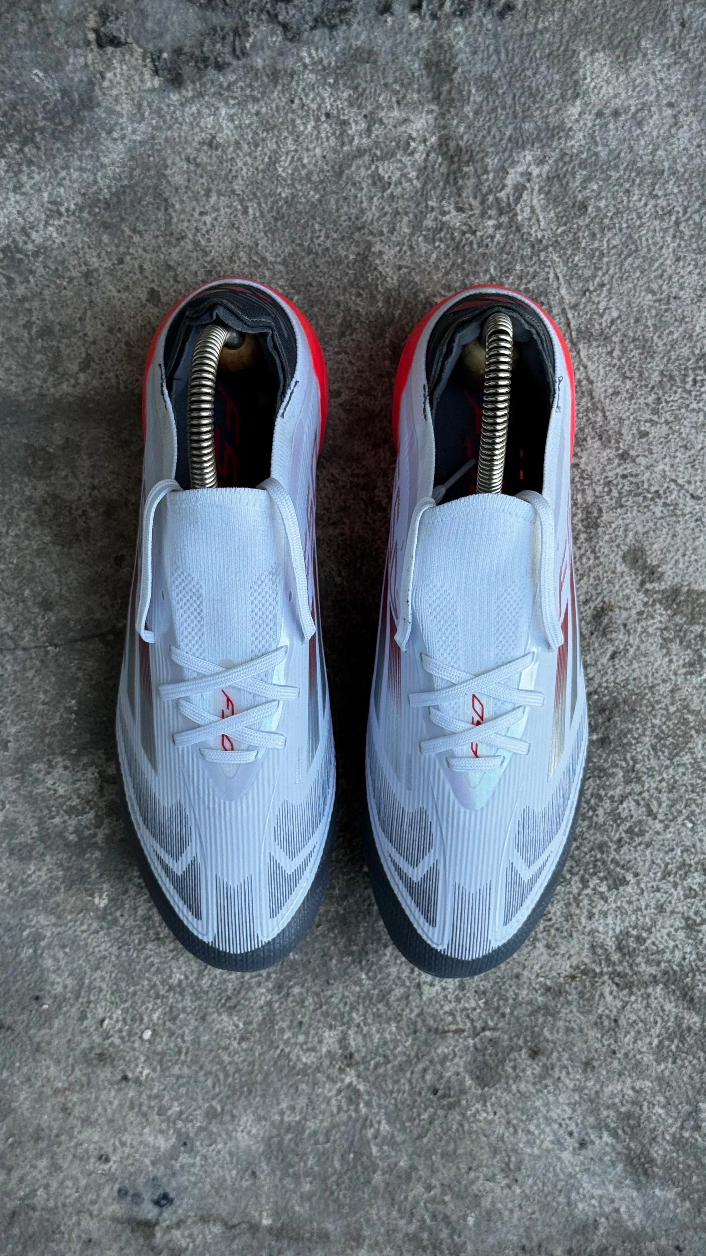 ADIDAS GUAYO F50 GRIS ROJO - Image 2