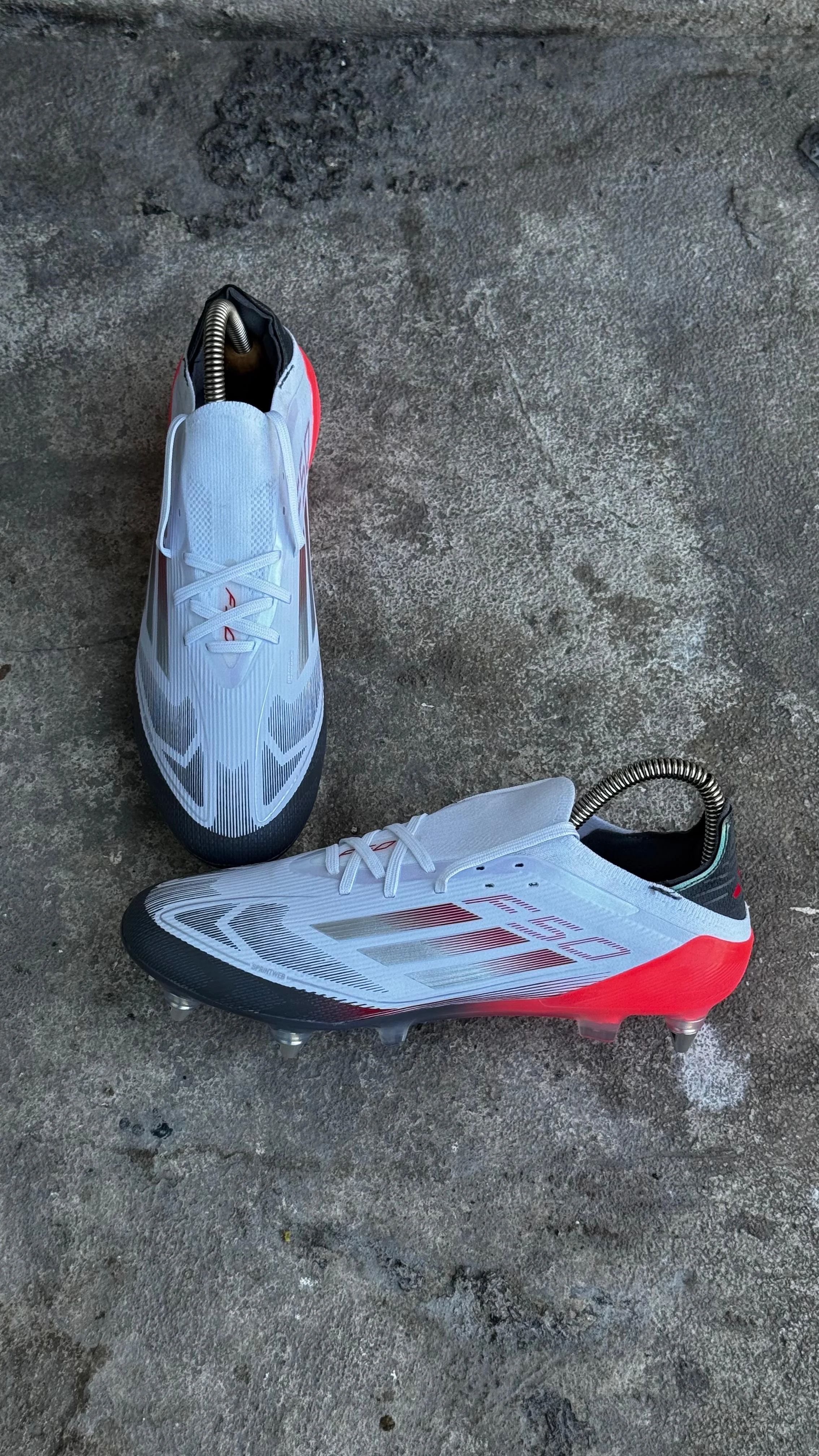 ADIDAS GUAYO F50 GRIS ROJO - Image 3