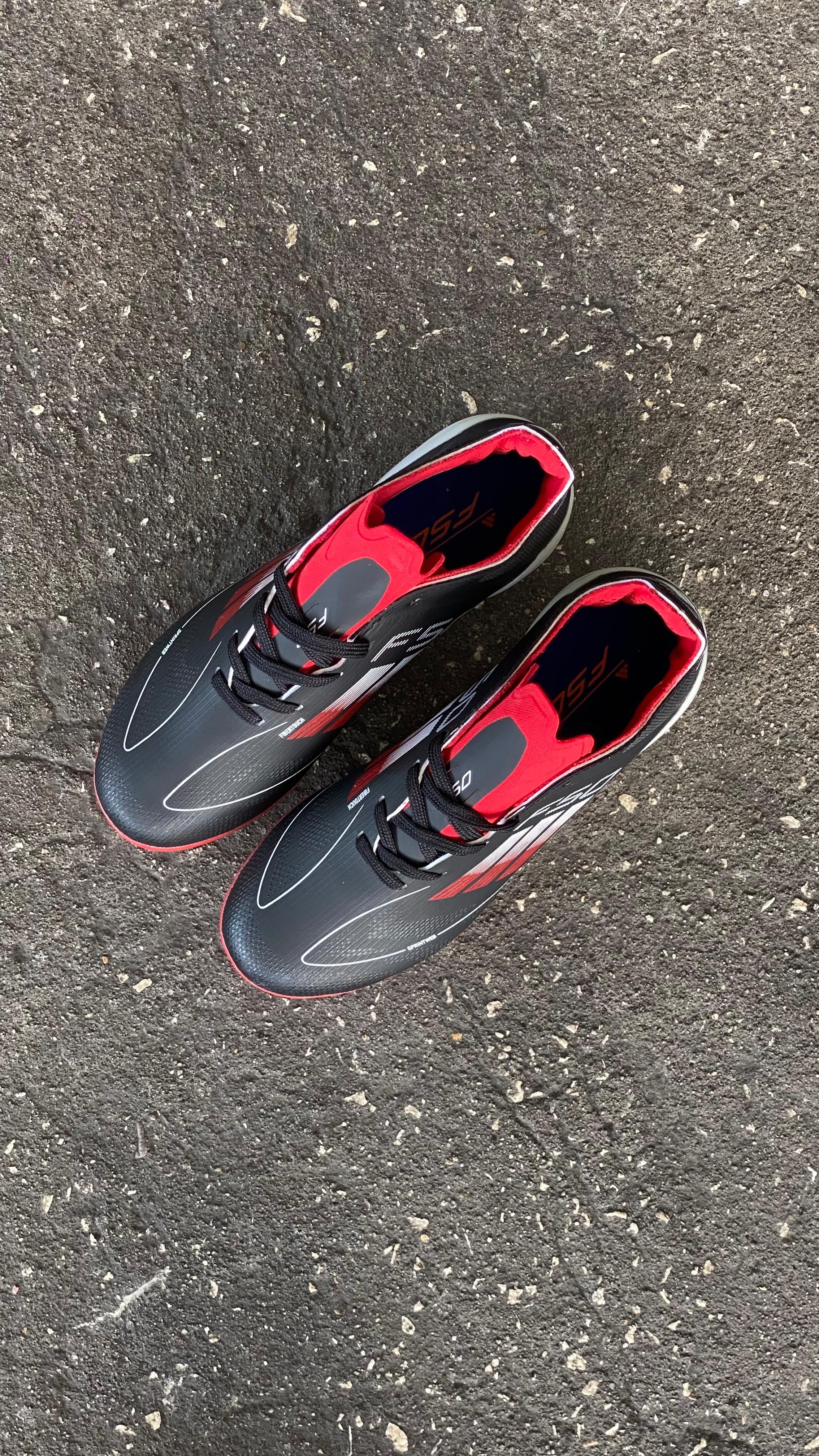 ADIDAS GUAYO F50 NIÑO NEGRO ROJO BLANCO - Image 3