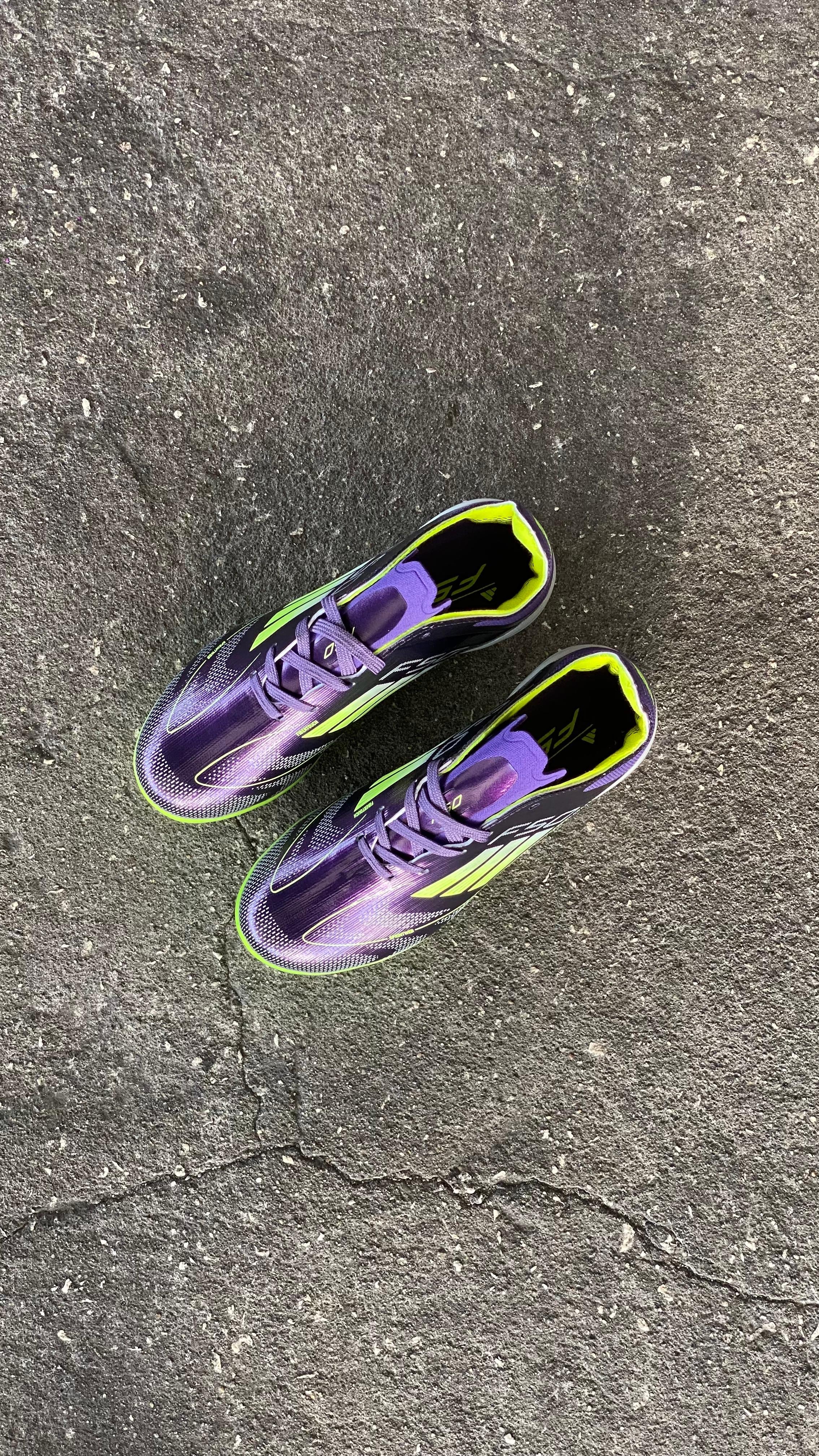 ADIDAS GUAYO F50 NIÑO NEGRO VERDE - Image 3