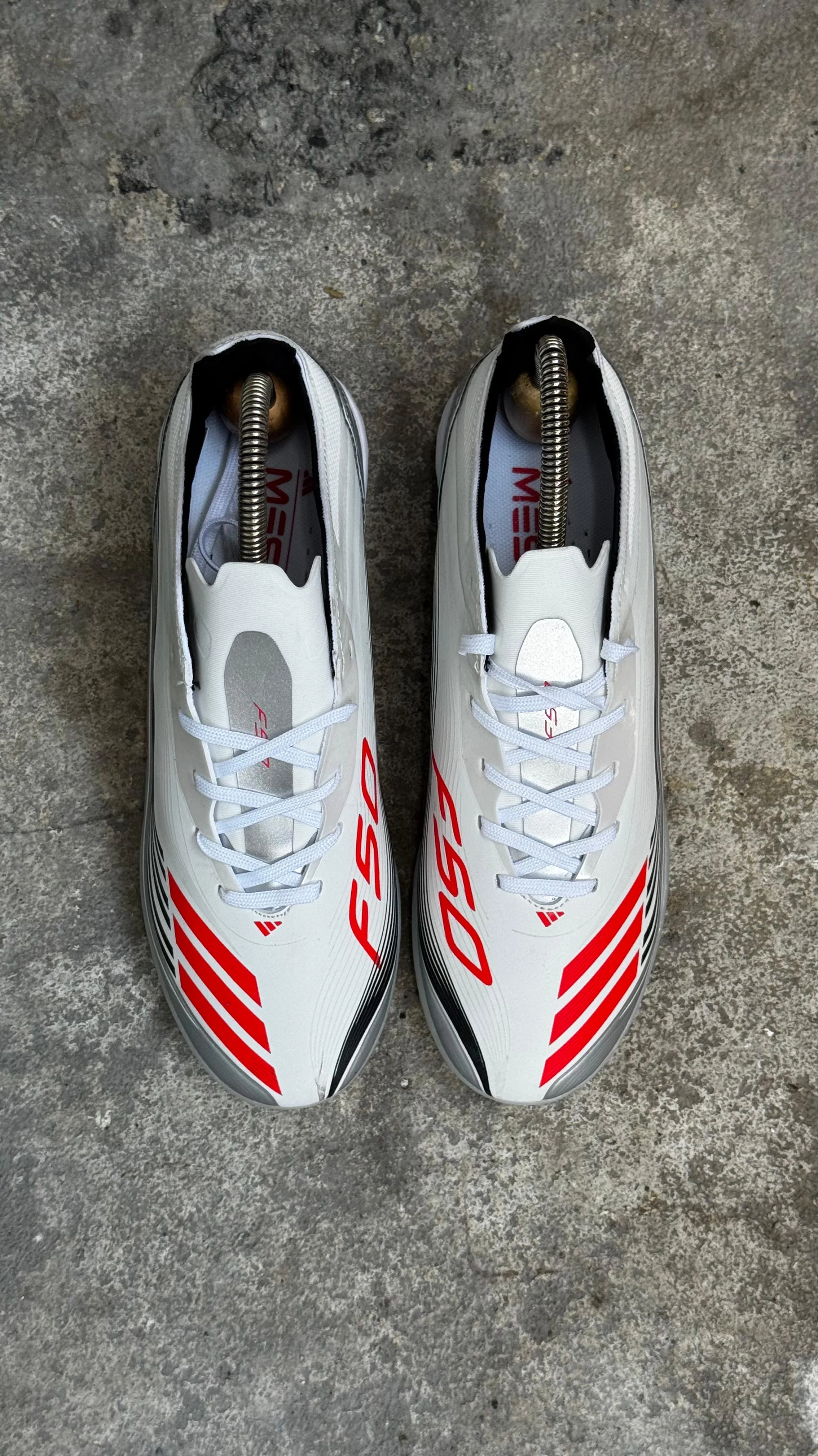 ADIDAS GUAYO SINTETICA  MESSI GRIS - Image 2