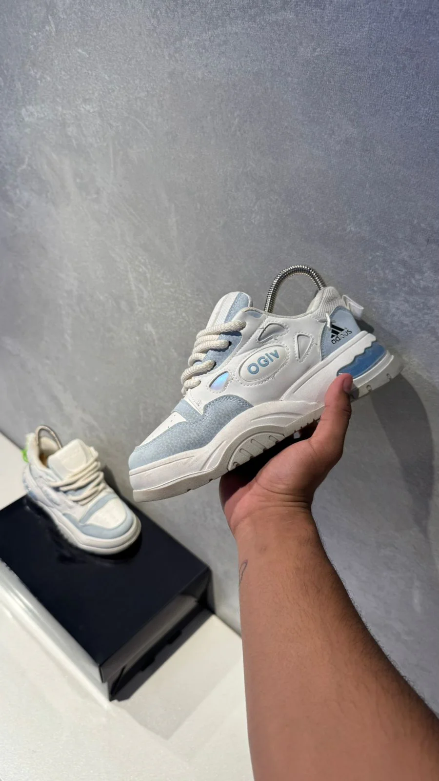 ADIDAS OGIY BEIGE AZUL PROMO - Image 6