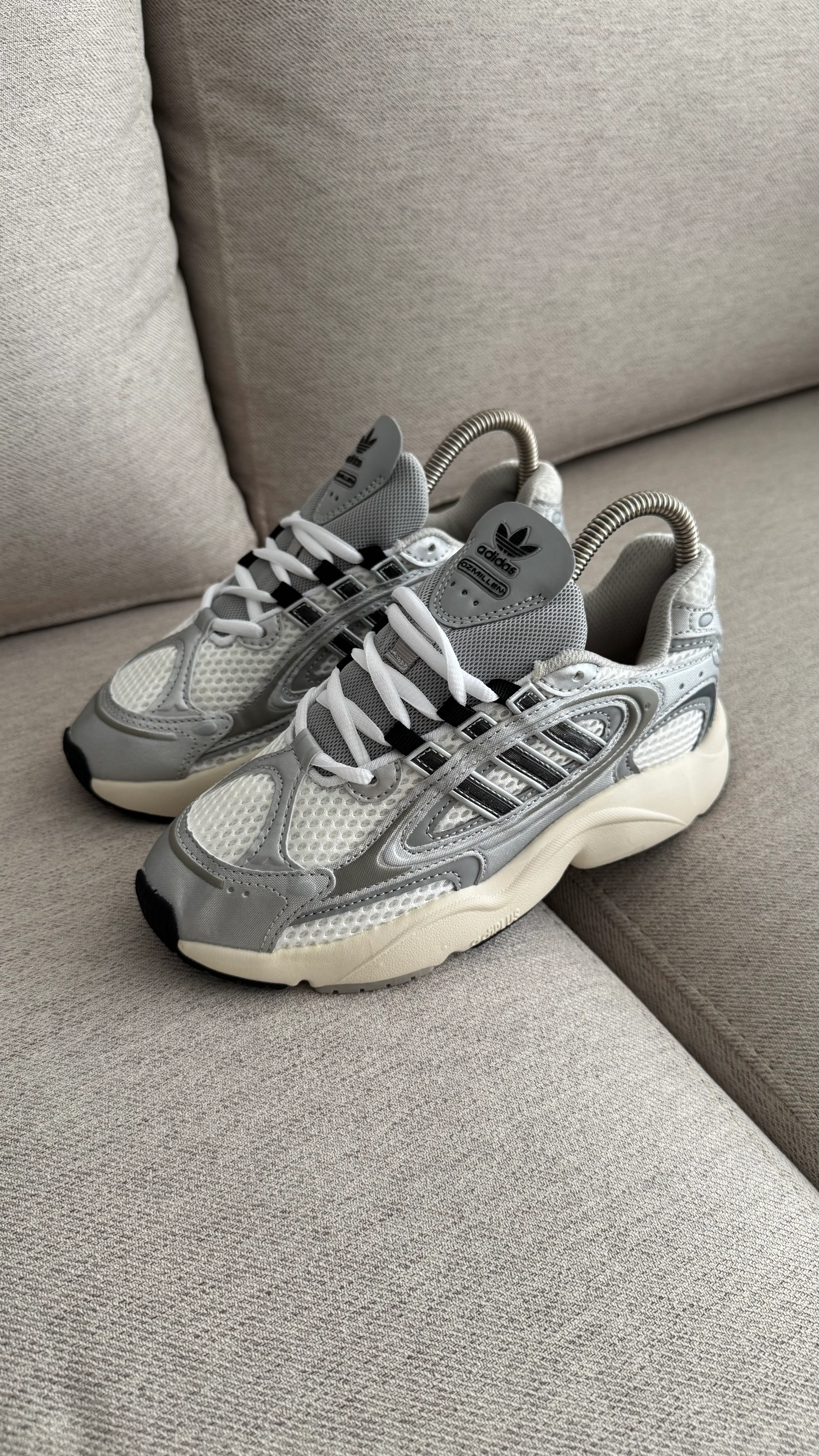 ADIDAS OZMILLEN GRIS NEGRO - Image 10