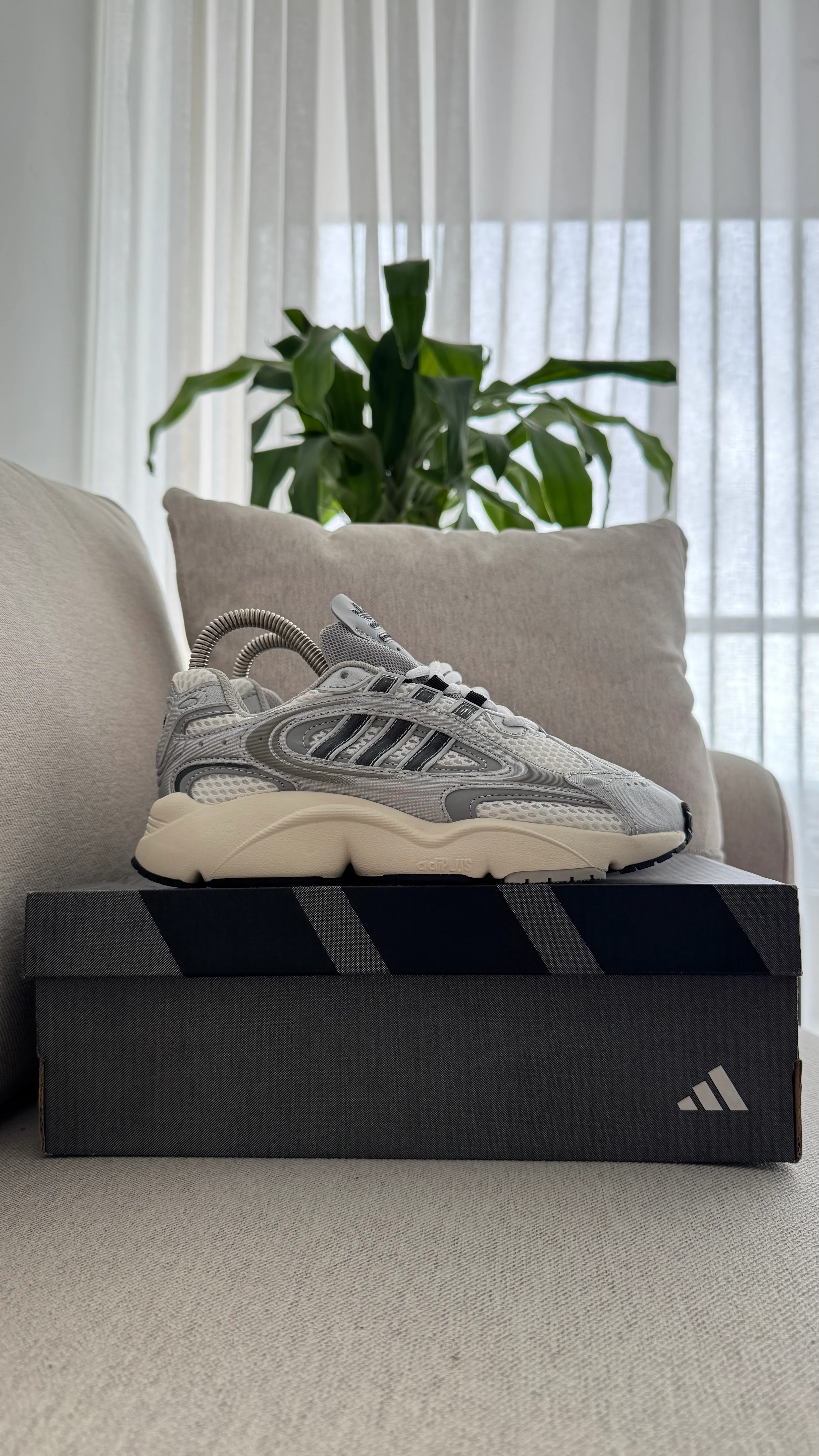 ADIDAS OZMILLEN GRIS NEGRO - Image 7