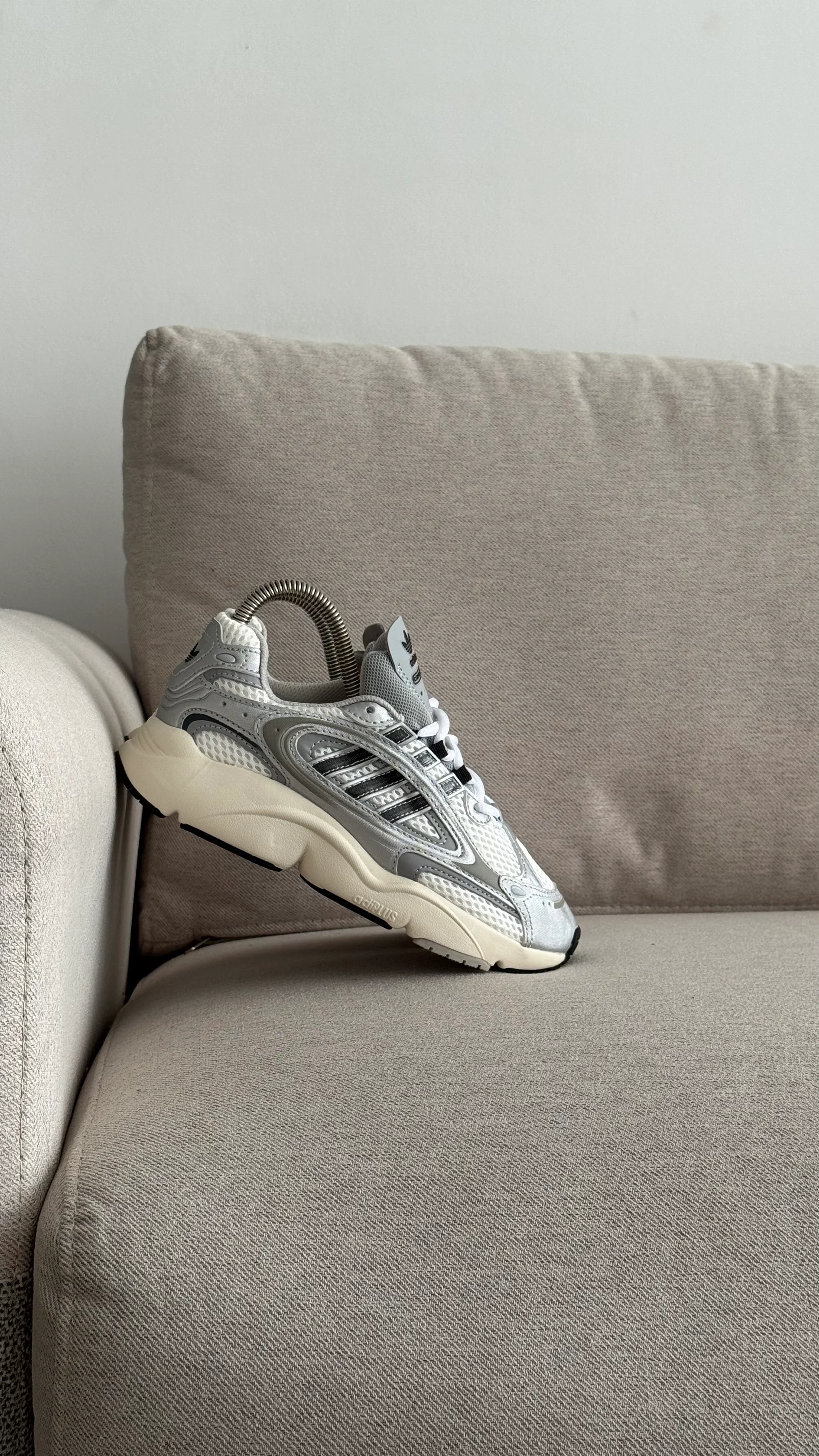ADIDAS OZMILLEN GRIS NEGRO - Image 8