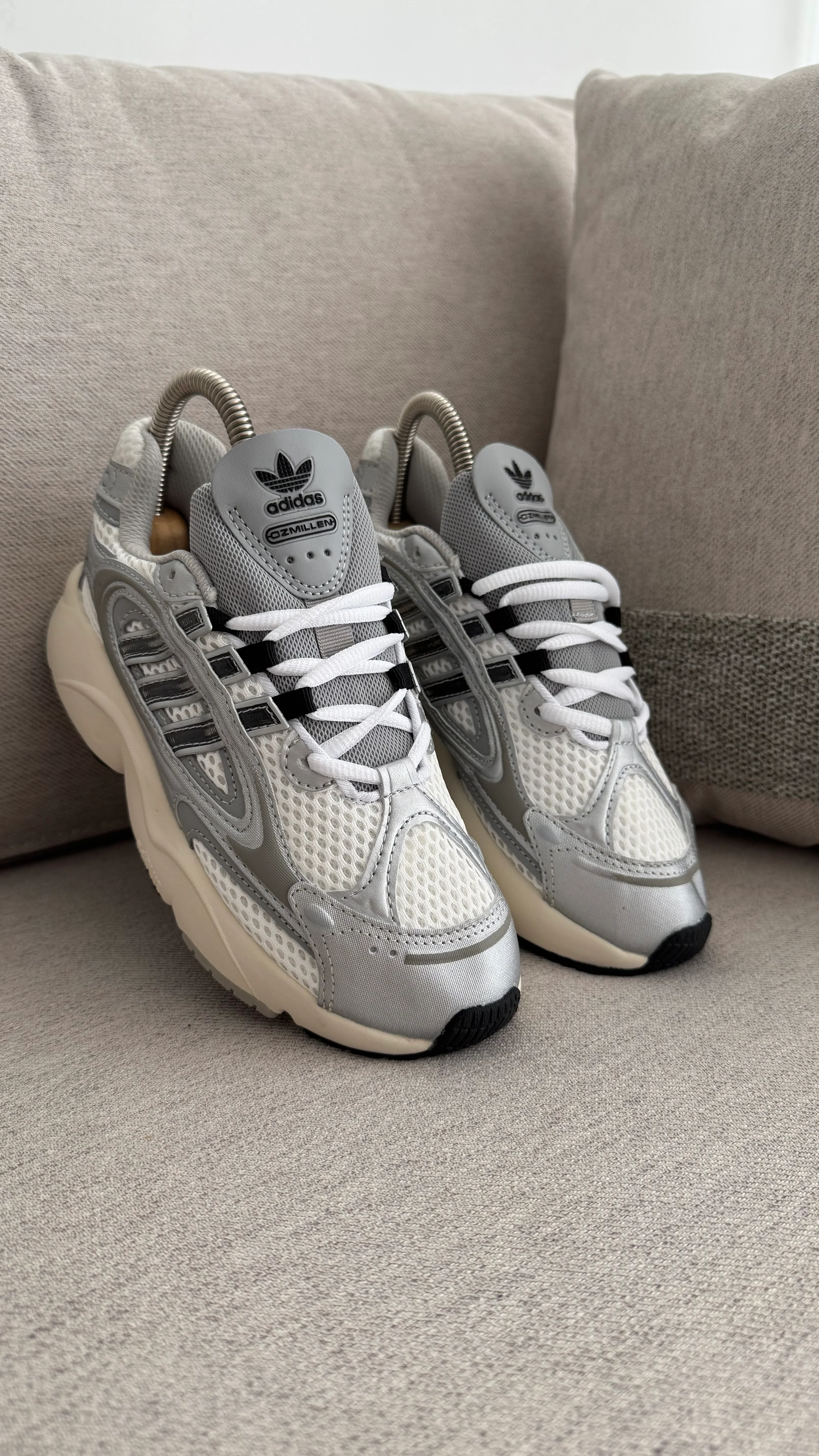 ADIDAS OZMILLEN GRIS NEGRO - Image 9