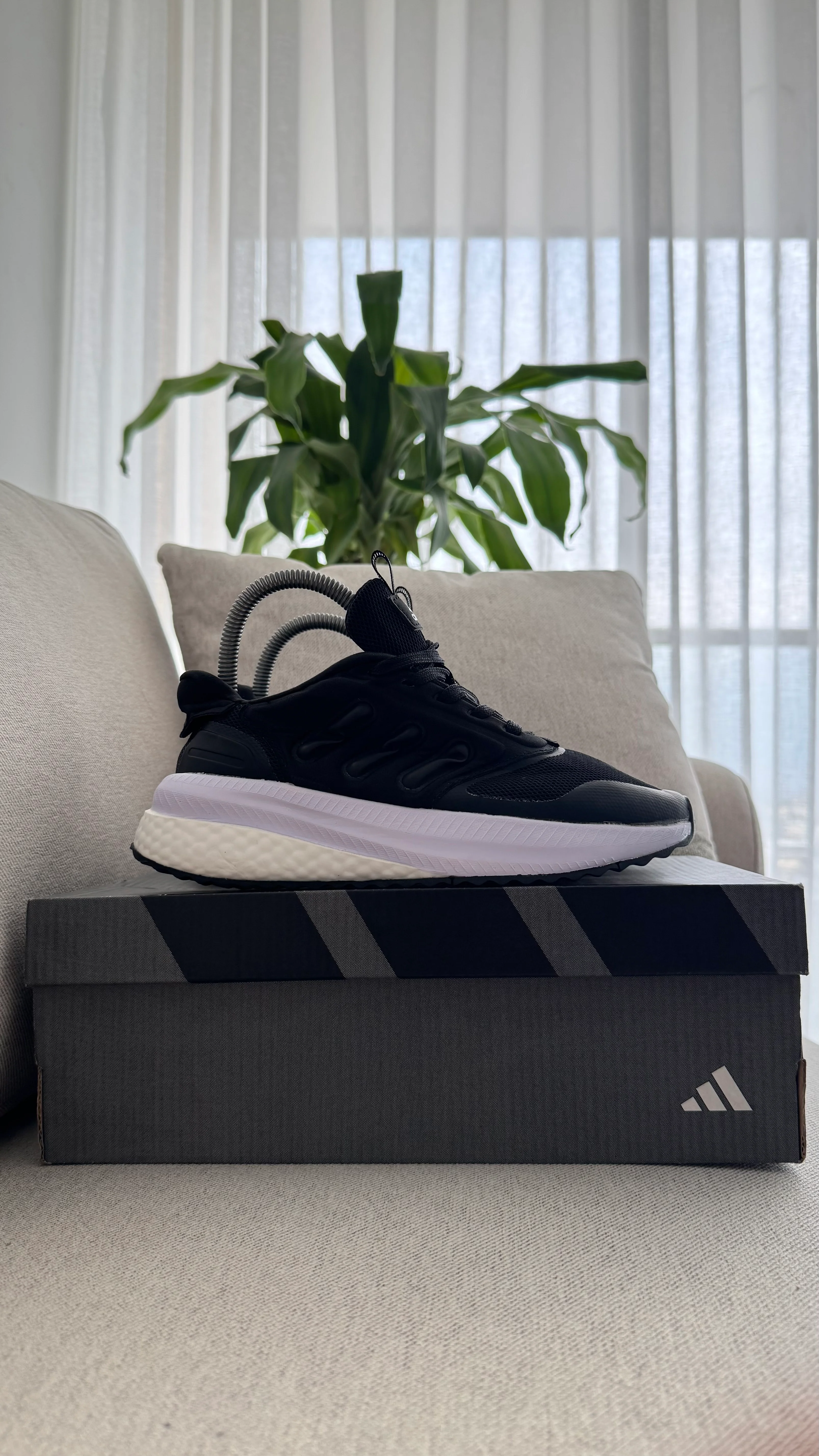 ADIDAS PUREBOOST NEGRO BLANCO - Image 4
