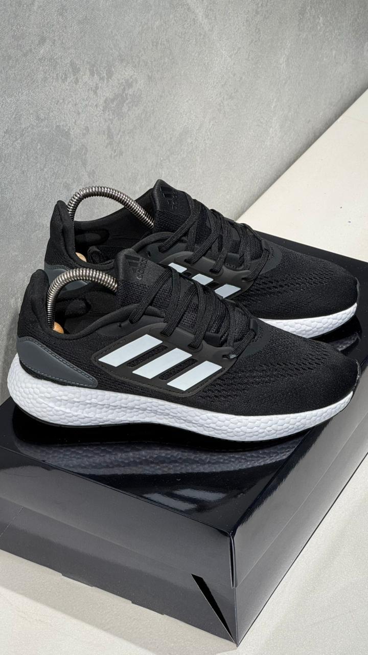 ADIDAS PUREBOOST NEGRO BLANCO - Image 4