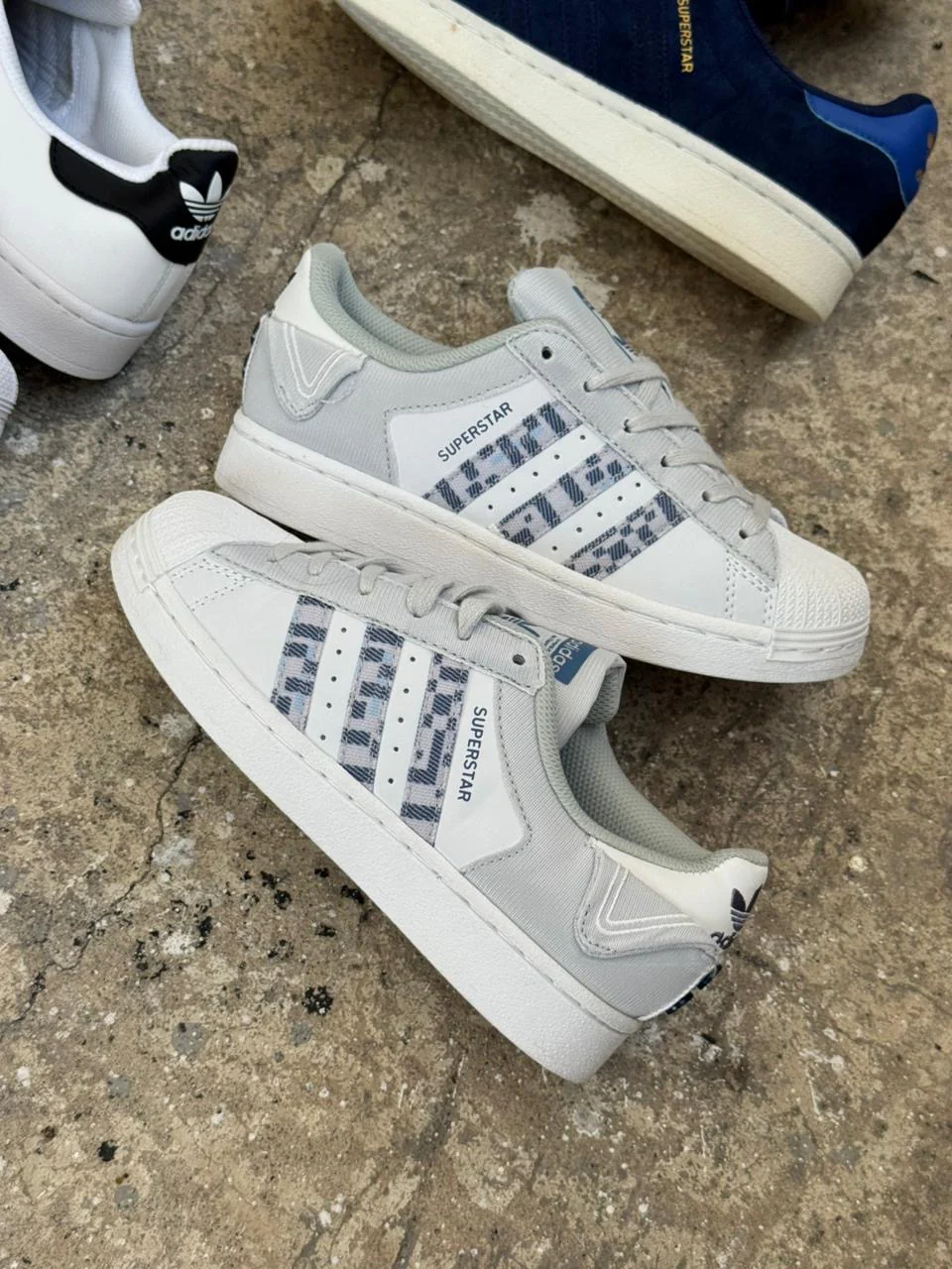 ADIDAS SUPER STAR BLANCO VERDE CAMUFLADO - Image 2