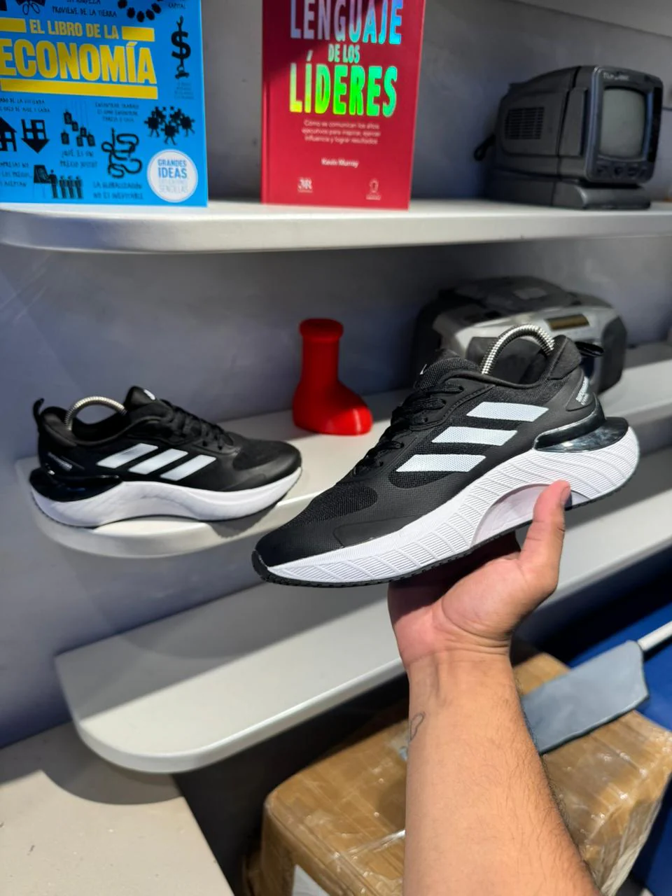 ADIDAS SUPERMAGMA NEGRO BLANCO - Image 7