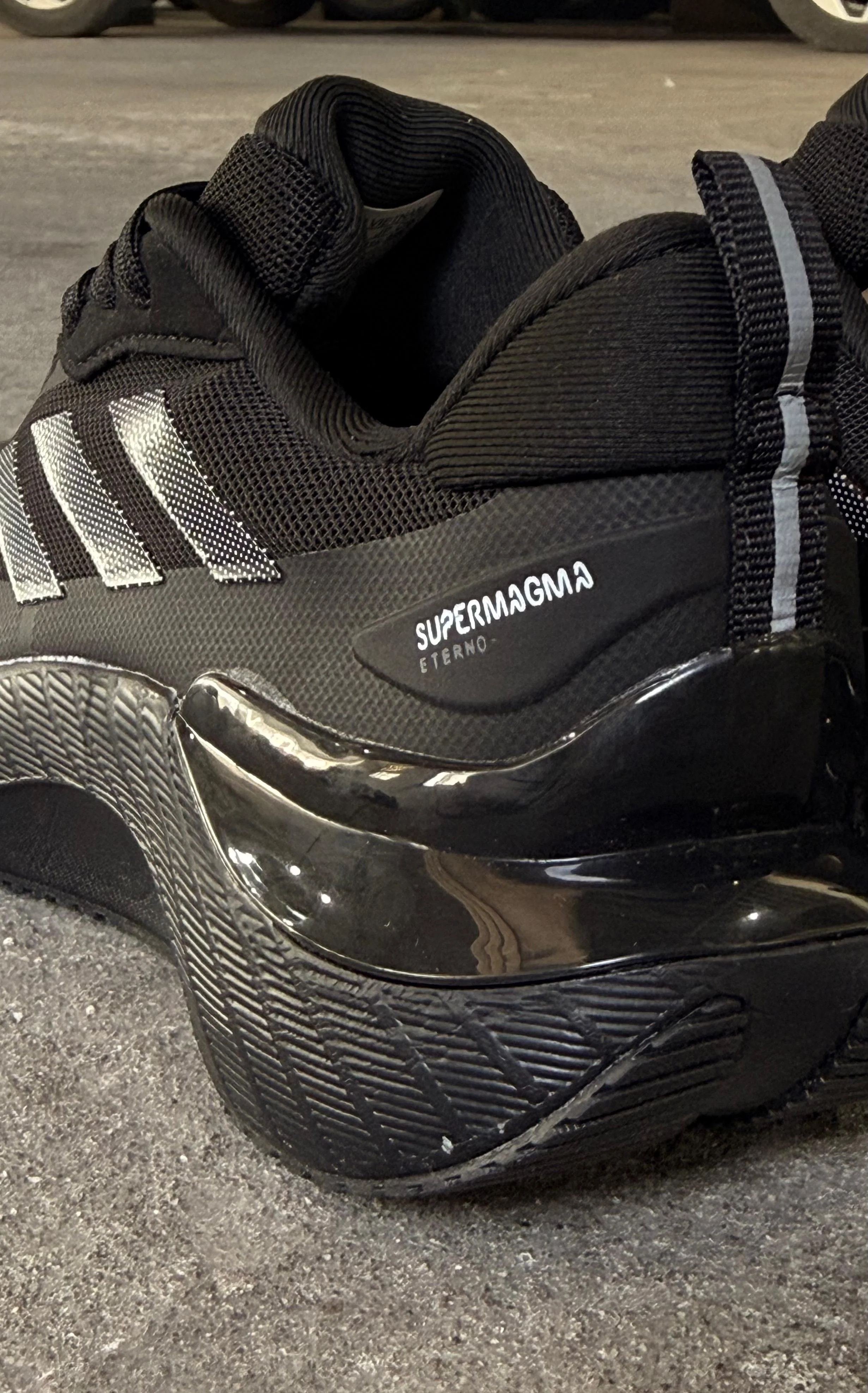 ADIDAS SUPERMAGMA NEGRO GRIS - Image 4