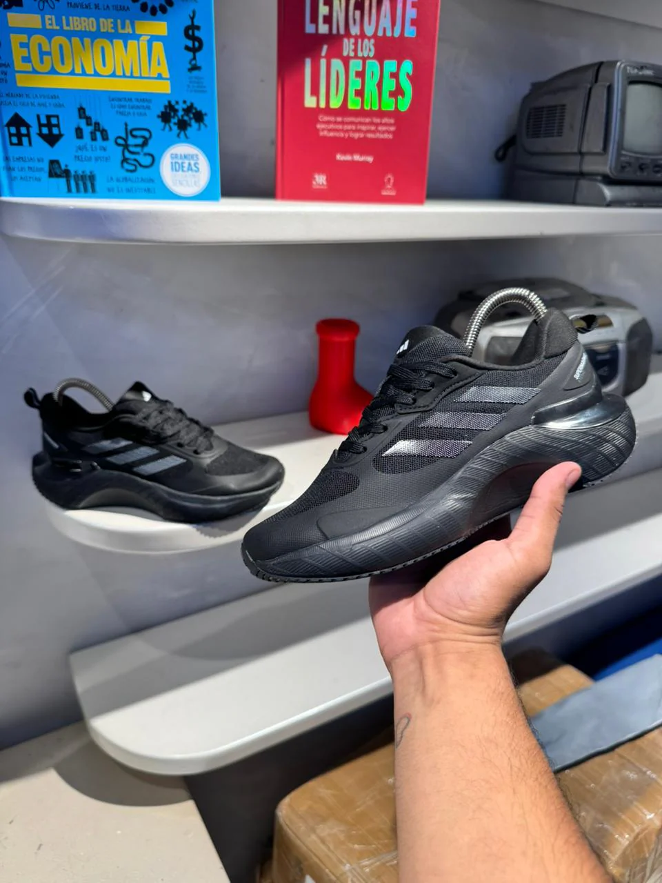 ADIDAS SUPERMAGMA NEGRO GRIS - Image 7