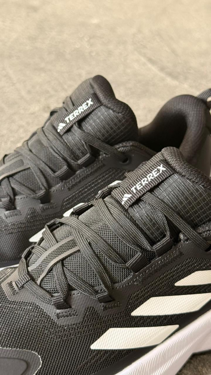 ADIDAS TERREX 2025 NEGRO BLANCO - Image 3