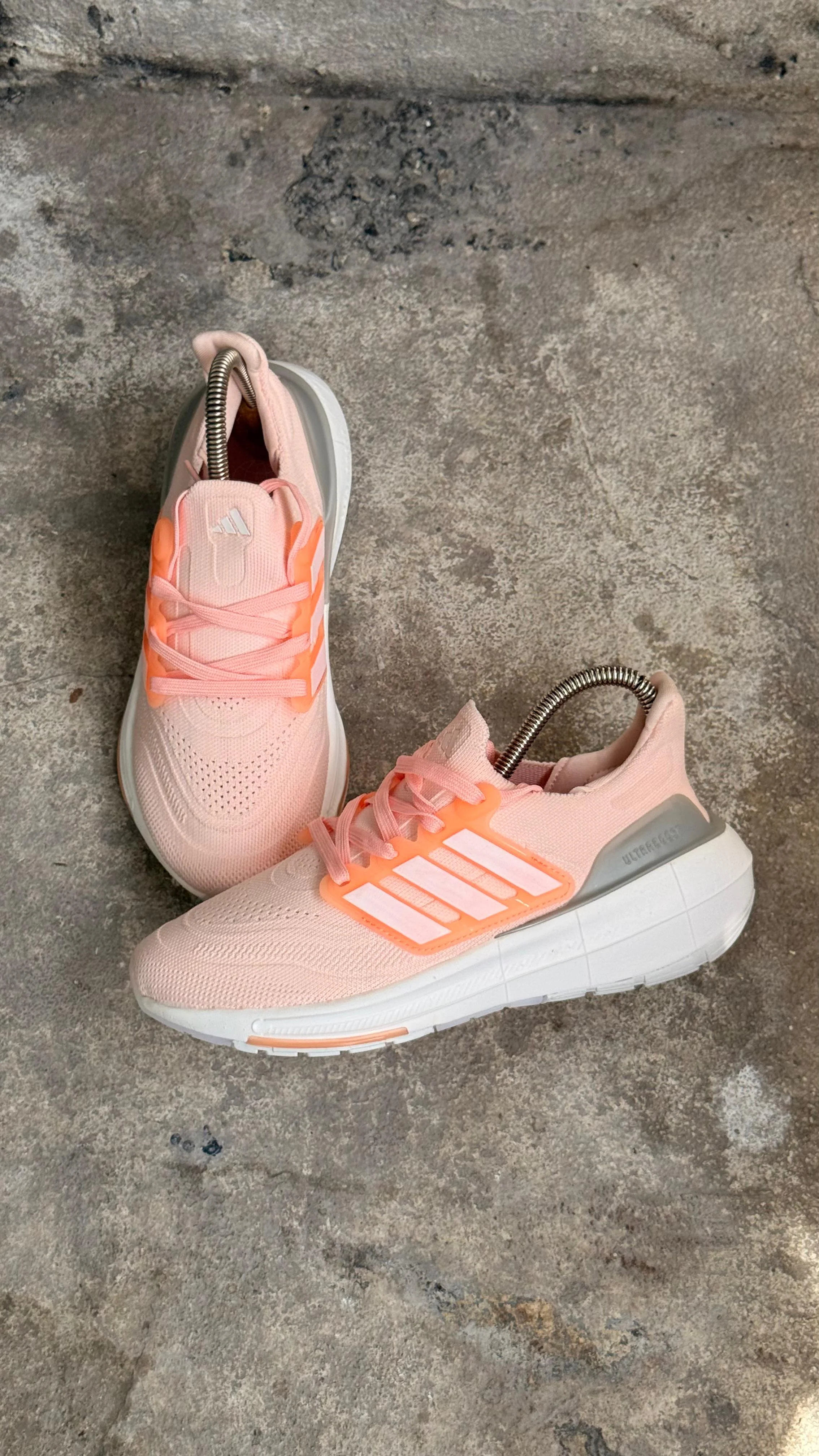ADIDAS ULTRABOOST 21 ROSADO - Image 3