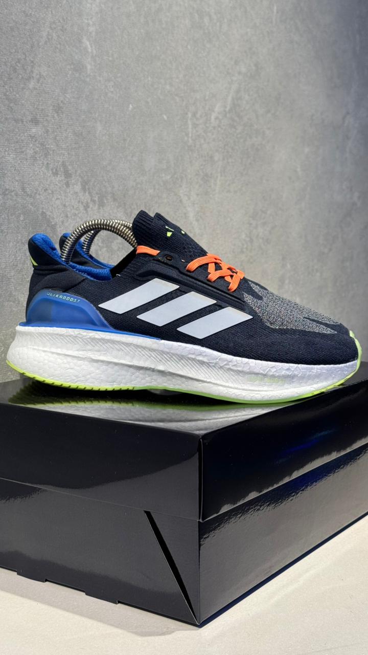 ADIDAS ULTRABOOST LIGHT BOOST AZUL VERDE PROMO - Image 2