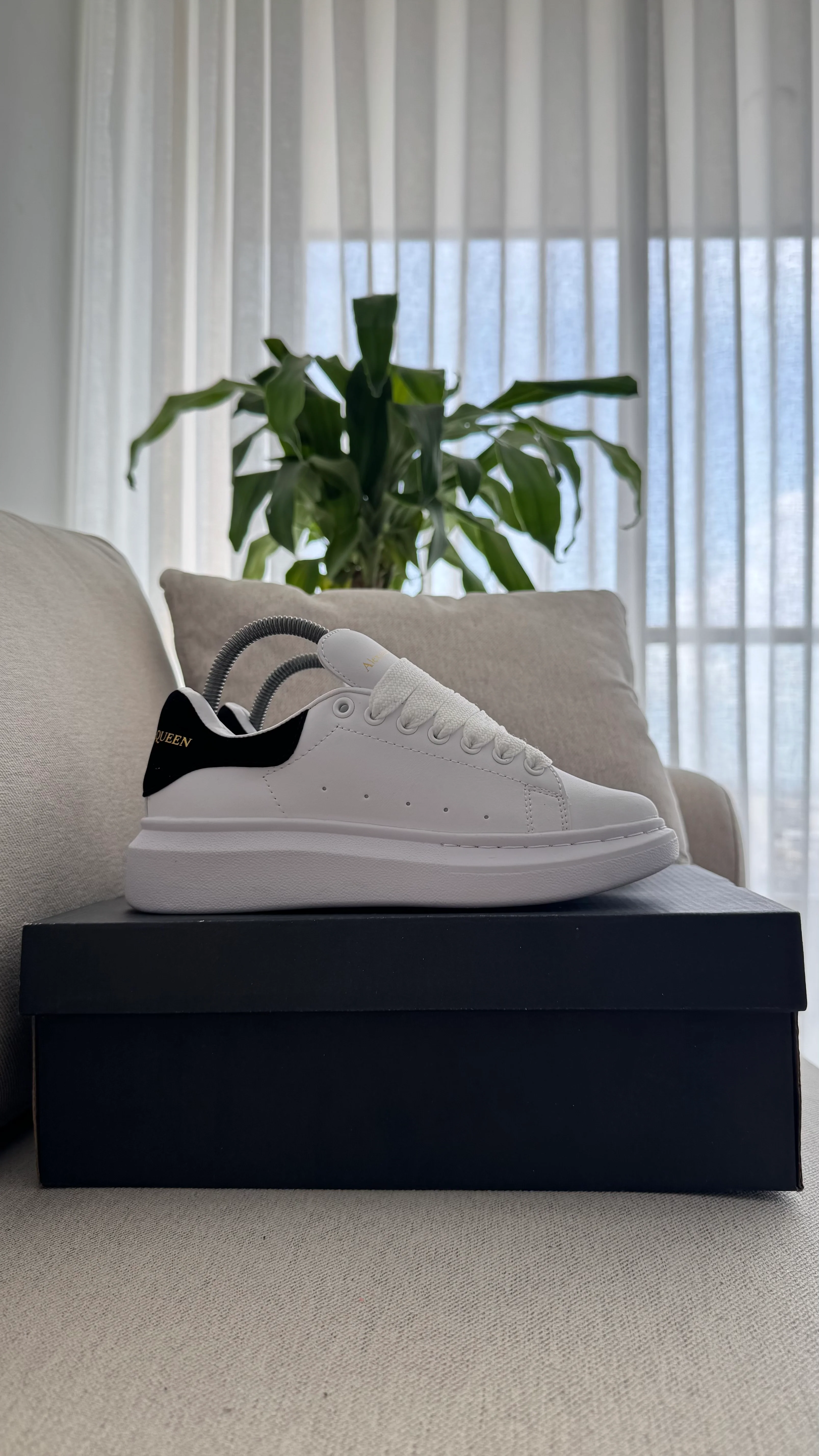 ALEXANDER MCQUEEN CLASICO BLANCO NEGRO - Image 7