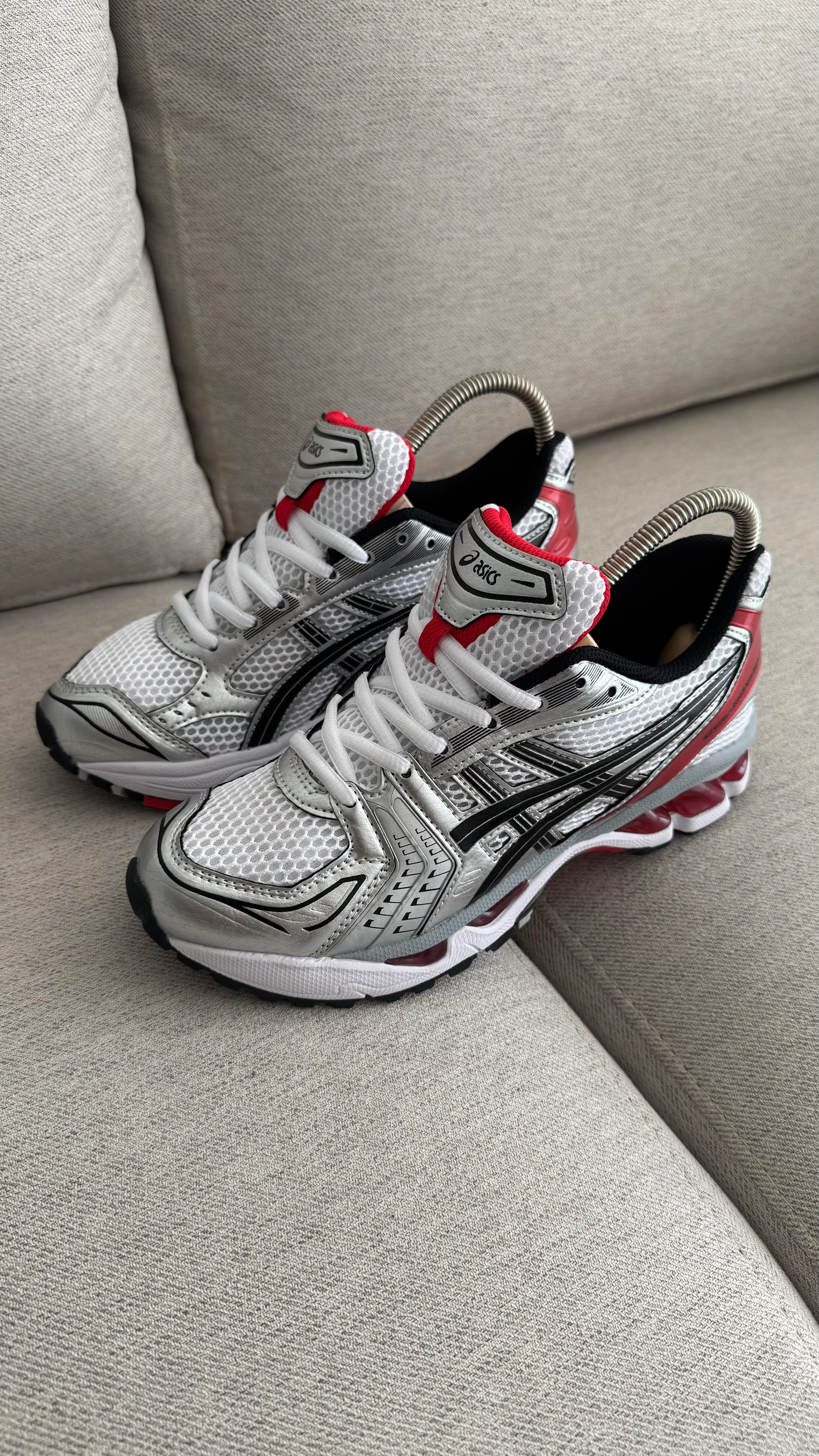 ASICS ARCANGEL PLATA ROJO - Image 4