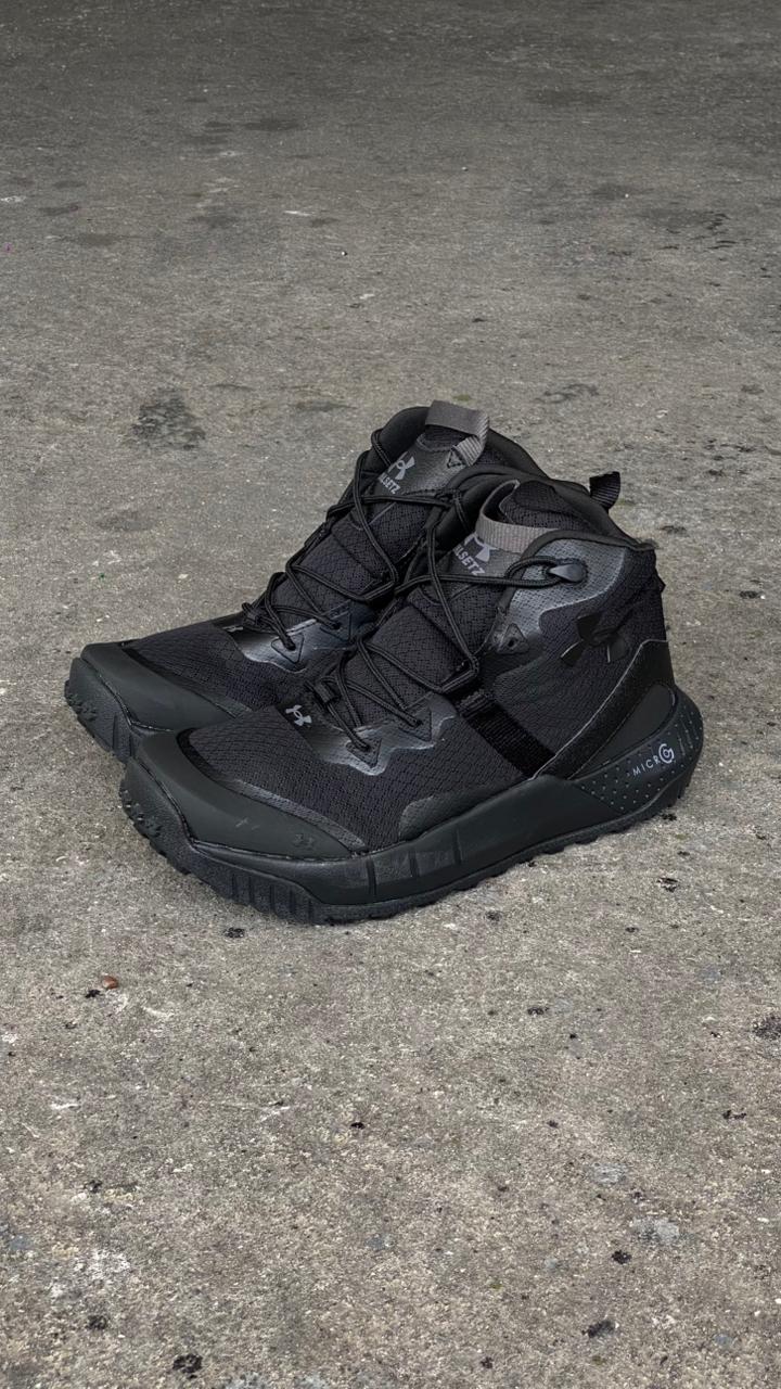 BOTA UNDER ARMOUR NEGRA