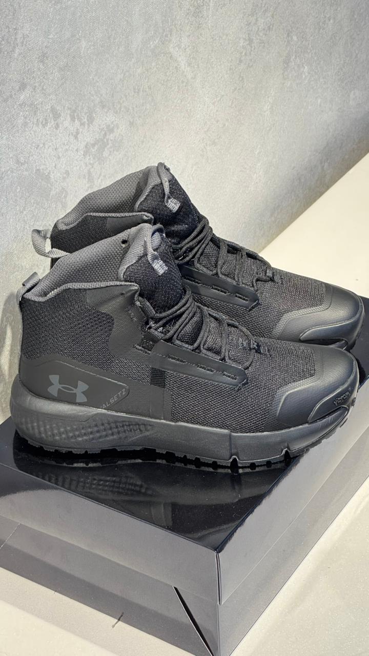 BOTA UNDER ARMOUR NEGRA CABALLERO - Image 4