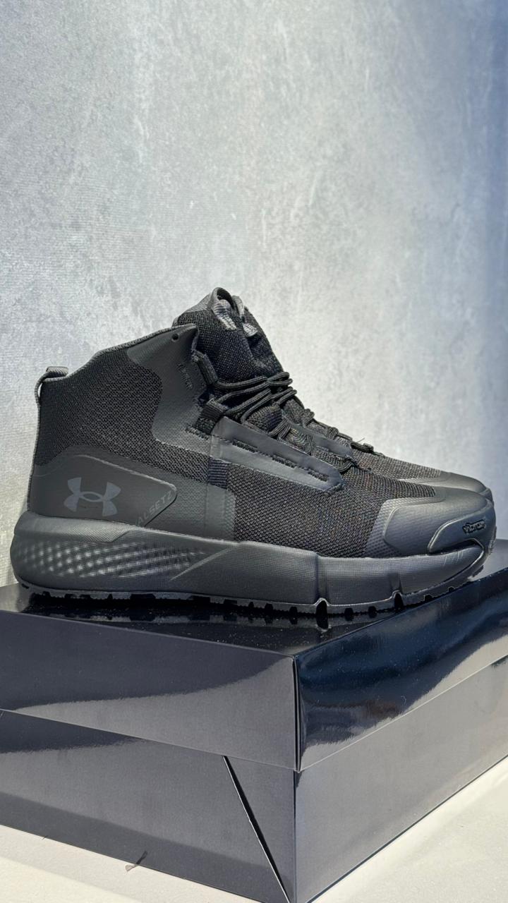 BOTA UNDER ARMOUR NEGRA CABALLERO - Image 5