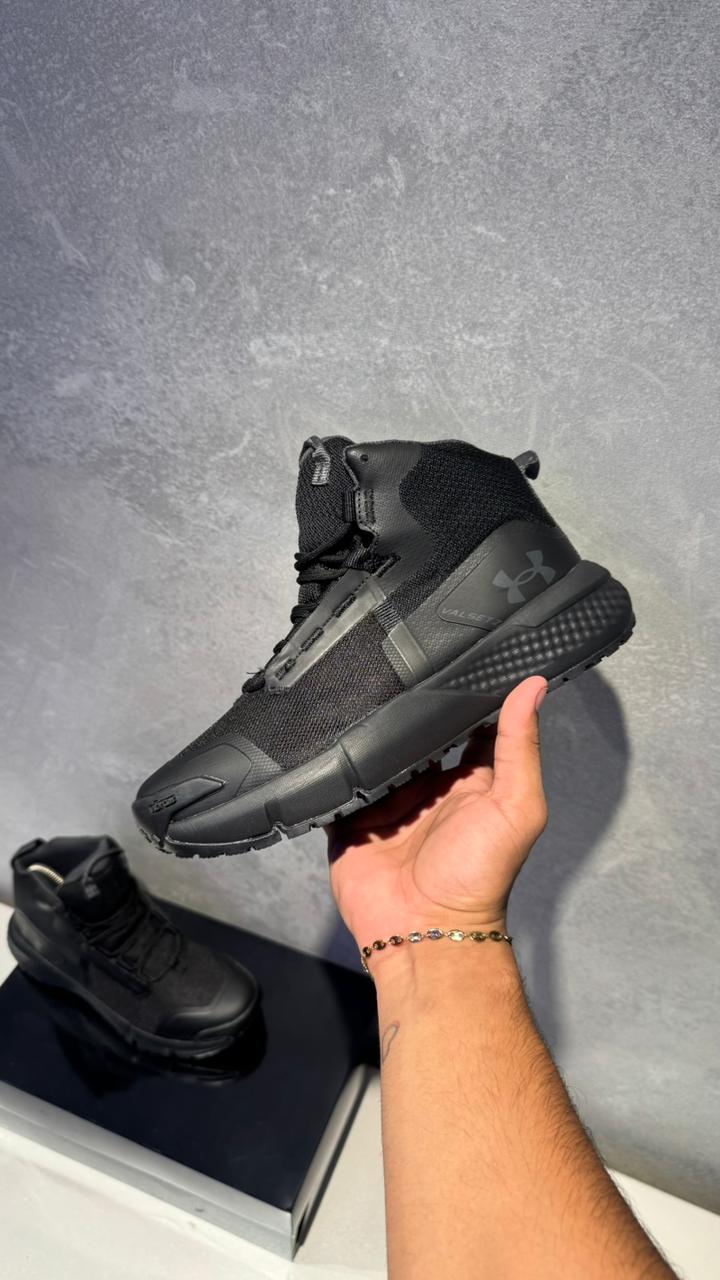 BOTA UNDER ARMOUR NEGRA CABALLERO - Image 6