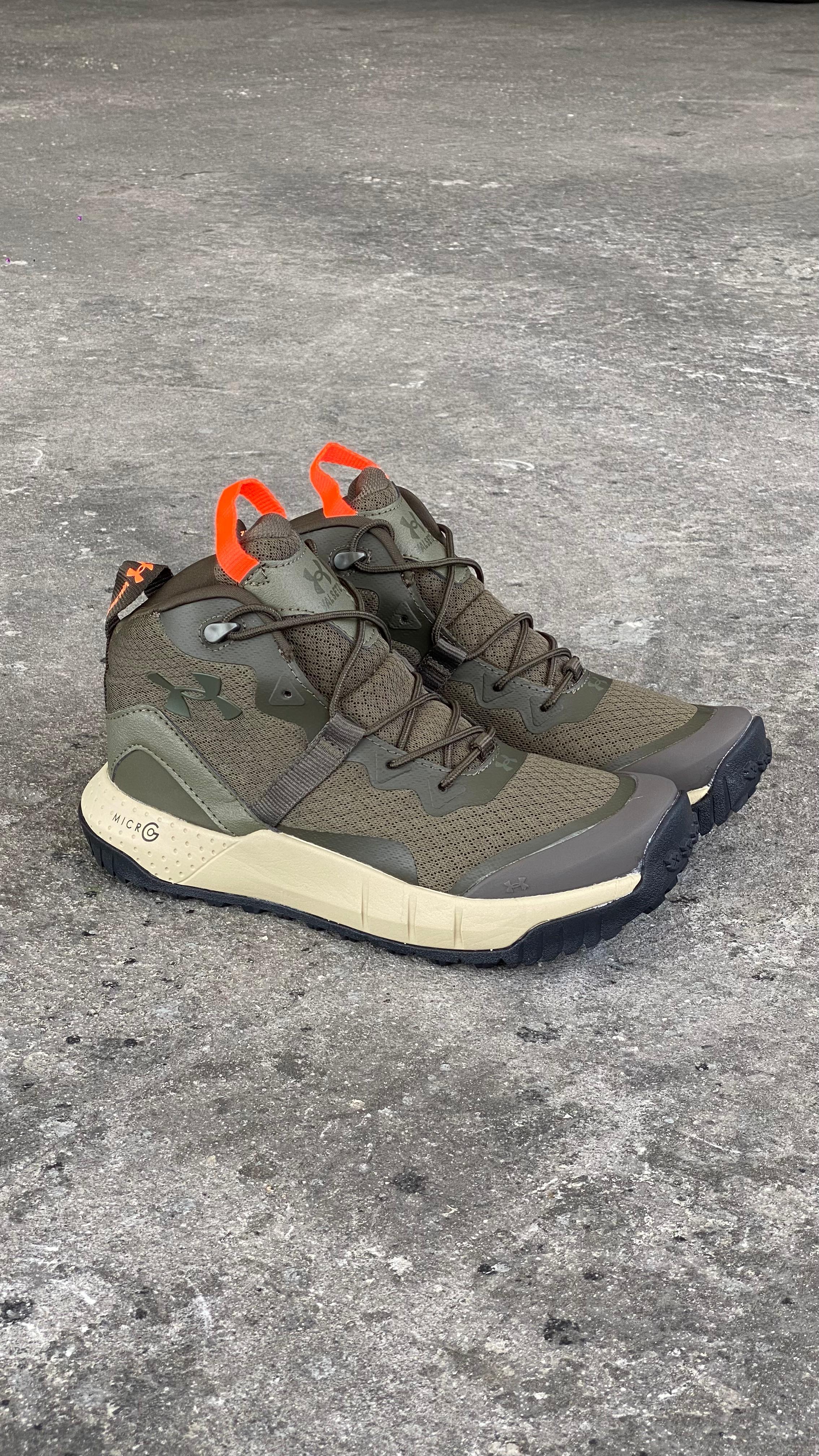 BOTA UNDER ARMOUR  VERDE MILITAR
