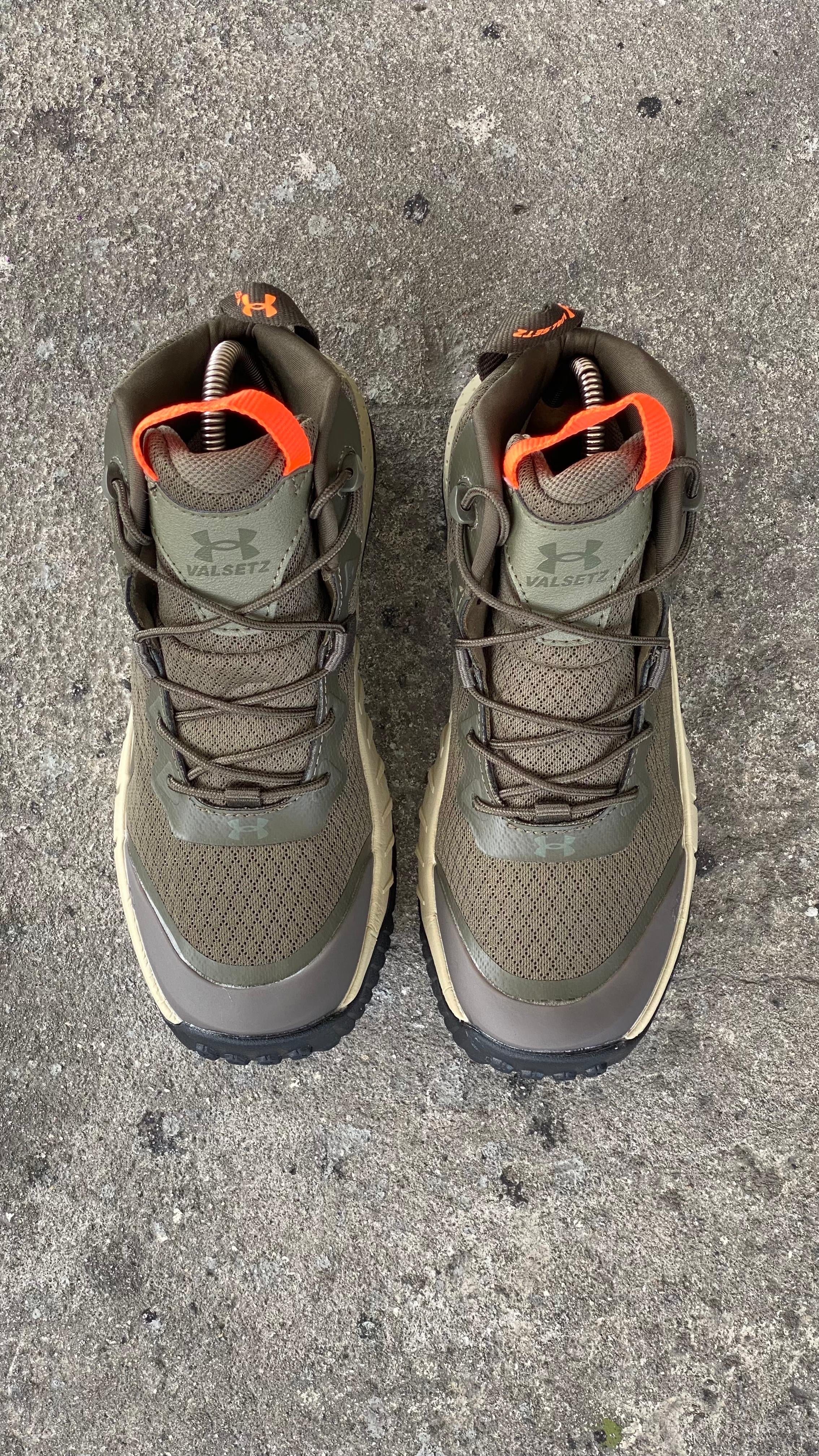BOTA UNDER ARMOUR  VERDE MILITAR - Image 2