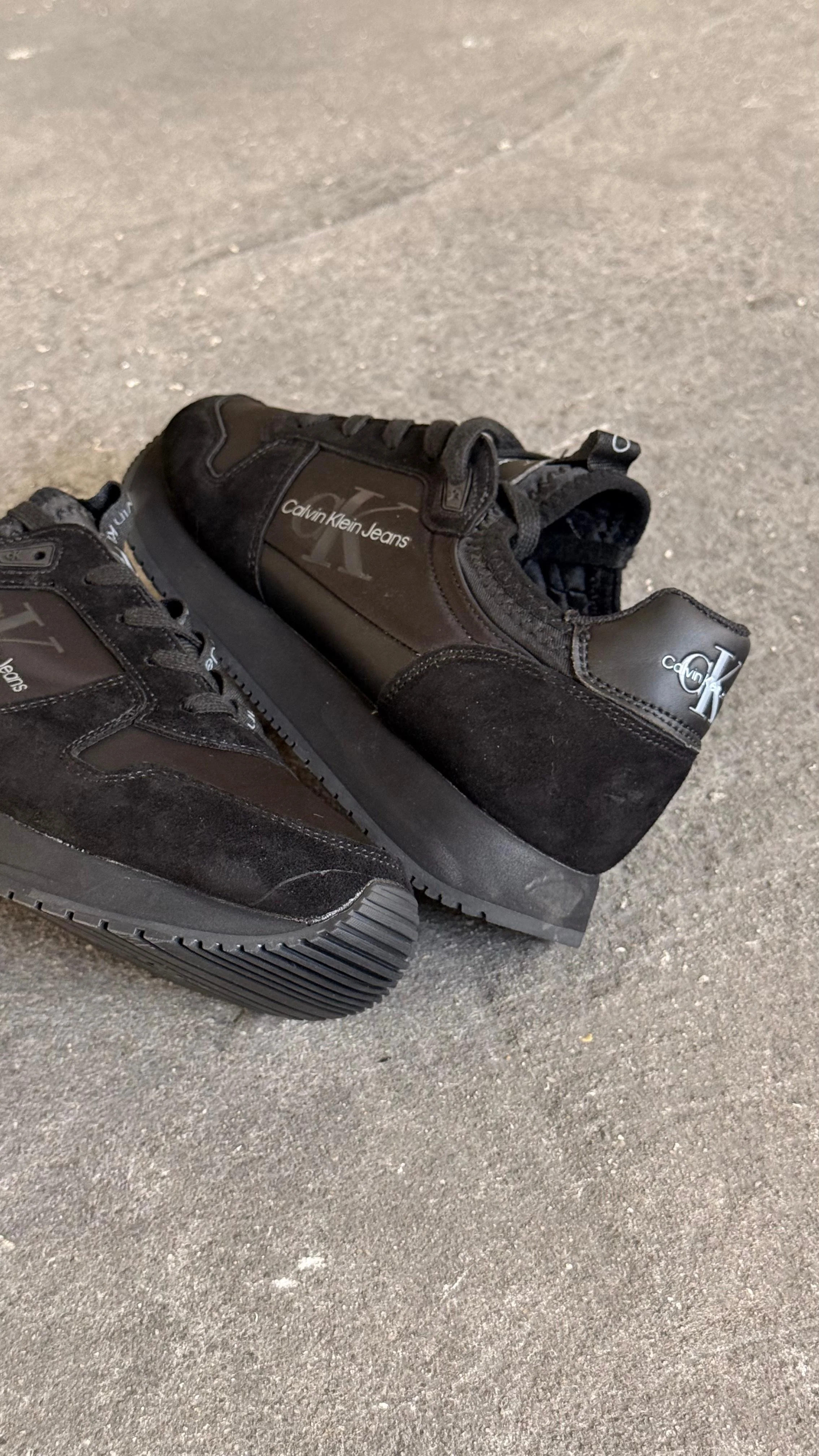 CALVIN KLEIN NEGRO GRIS - Image 4