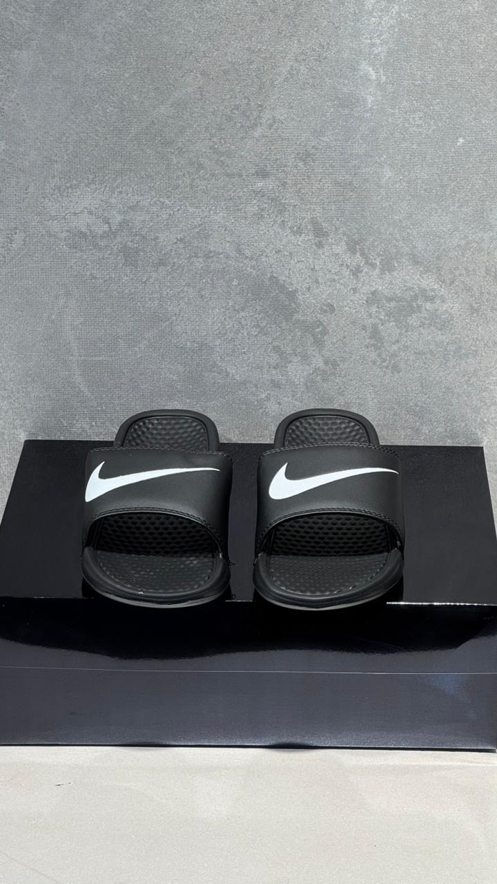CHANCLA NIKE CLASICA NEGRA - Image 3