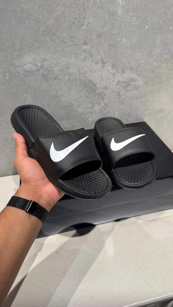 CHANCLA NIKE CLASICA NEGRA - Image 4