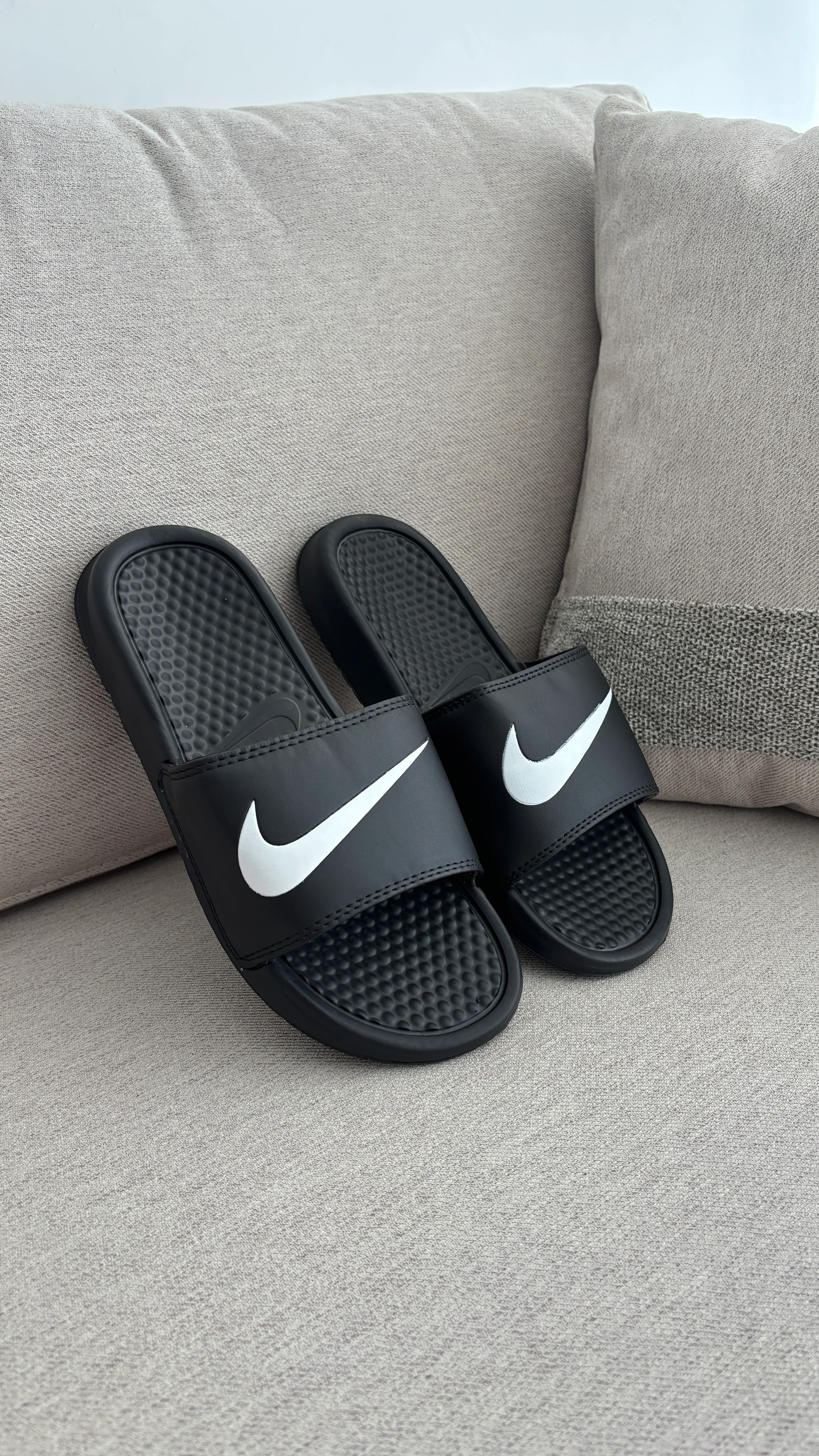 CHANCLA NIKE CLASICA NEGRA - Image 8