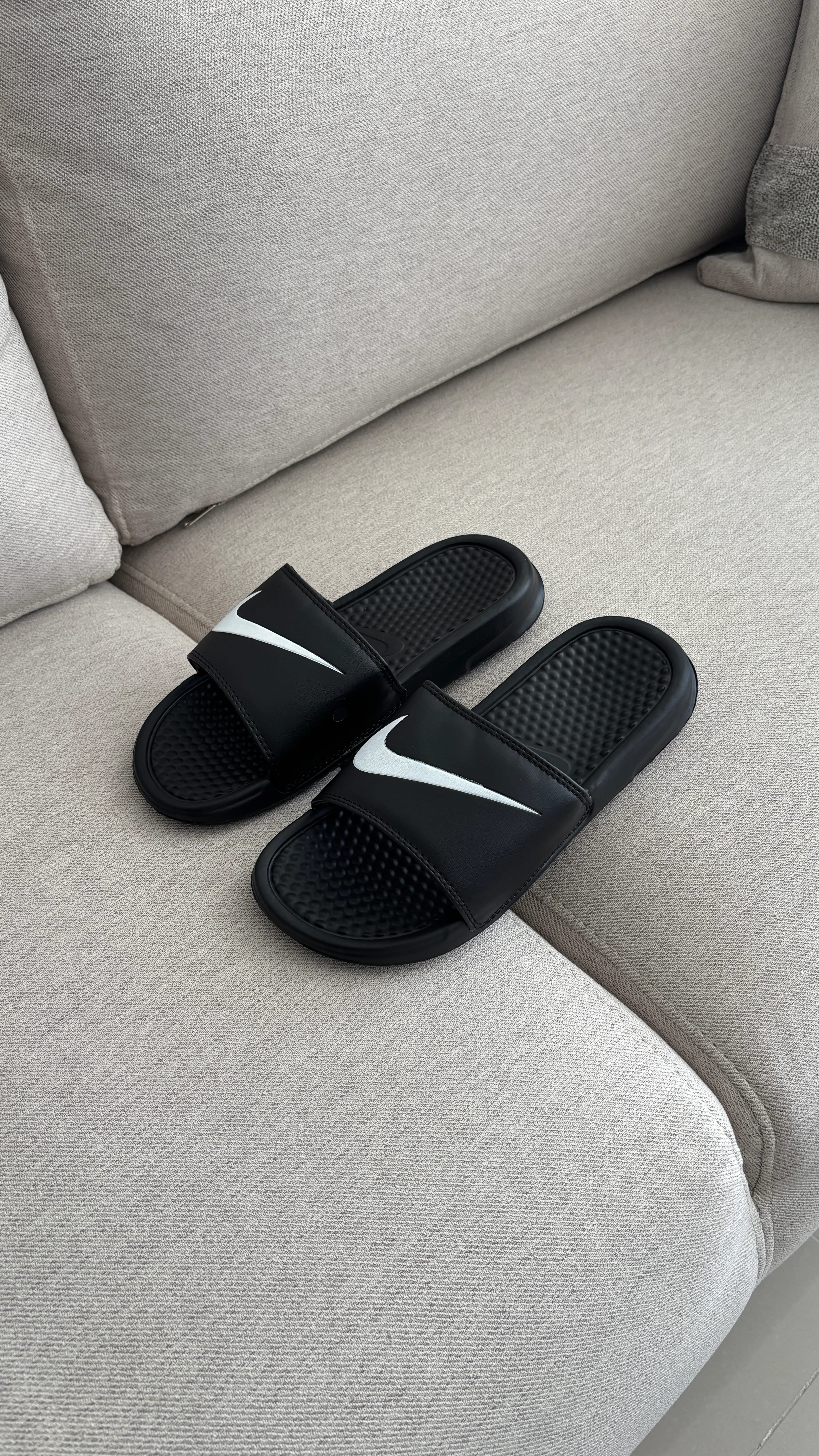 CHANCLA NIKE CLASICA NEGRA - Image 9