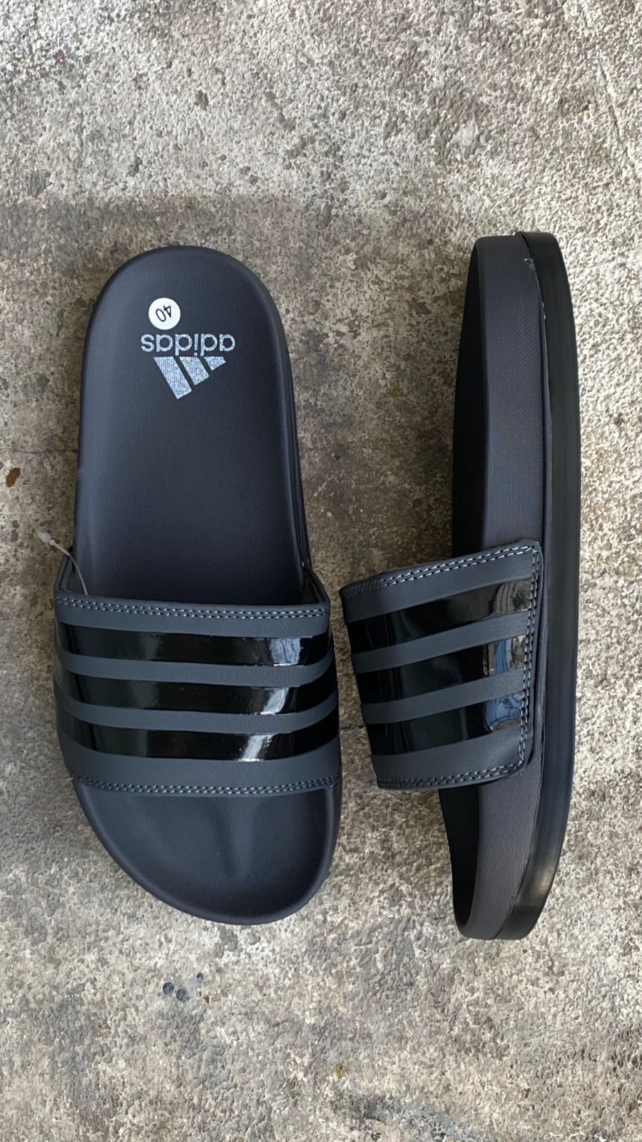 CHANCLAS ADIDAS 1.1 GRIS NEGRO - Image 2
