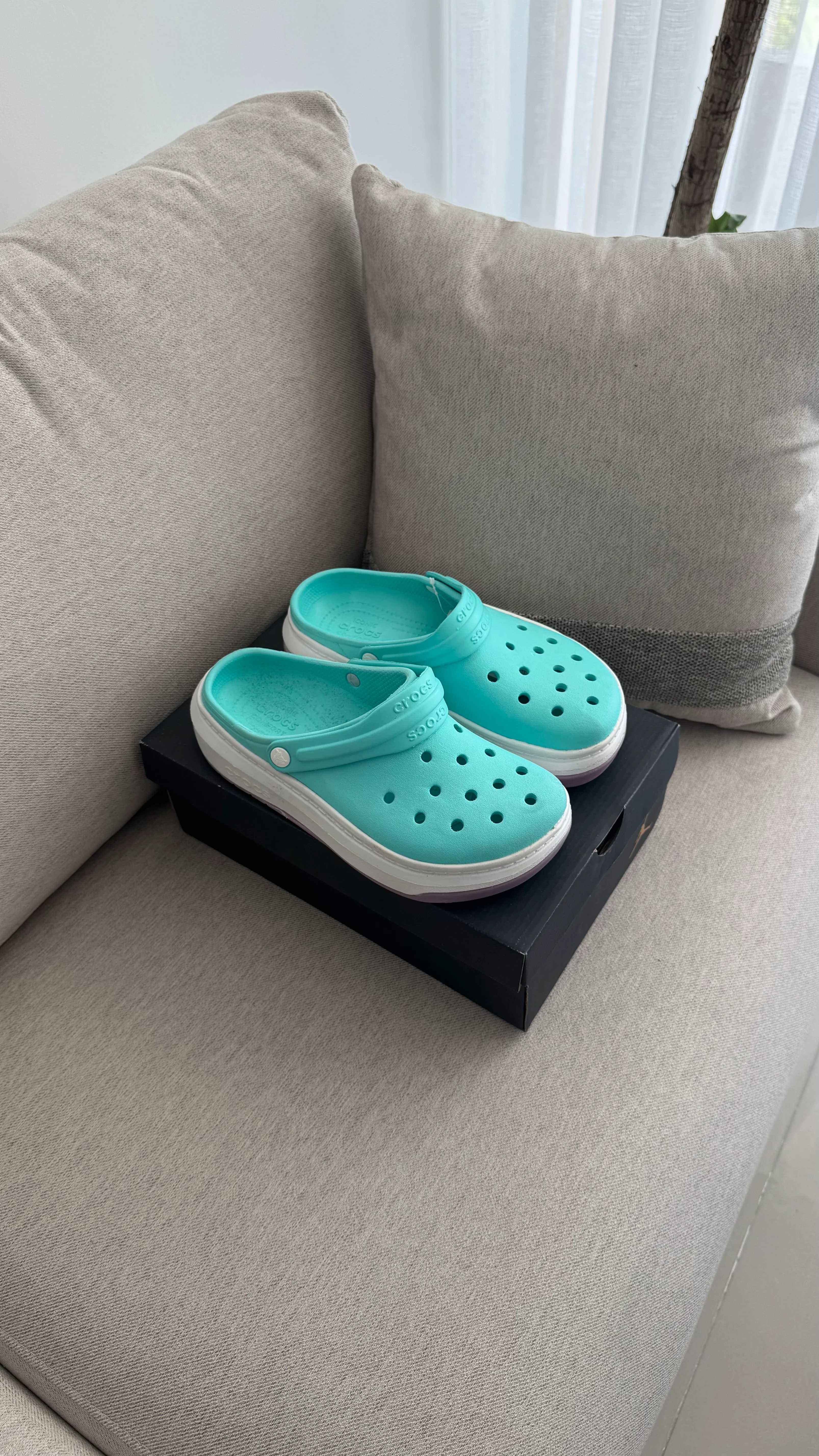 CROCS AZUL AGUA MARINA MORADO - Image 11