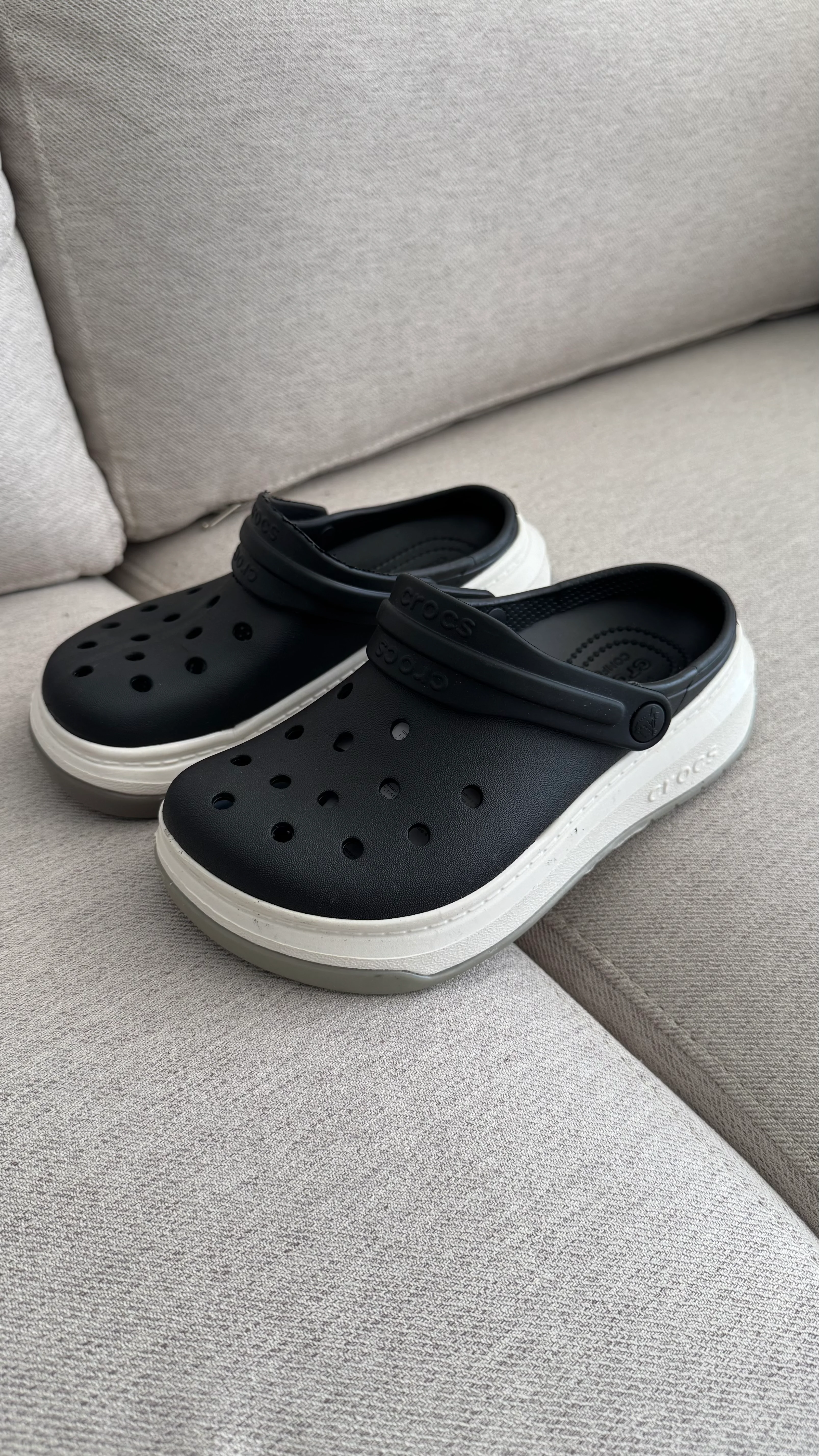 CROCS NIÑOS NEGRO BLANCO - Image 7