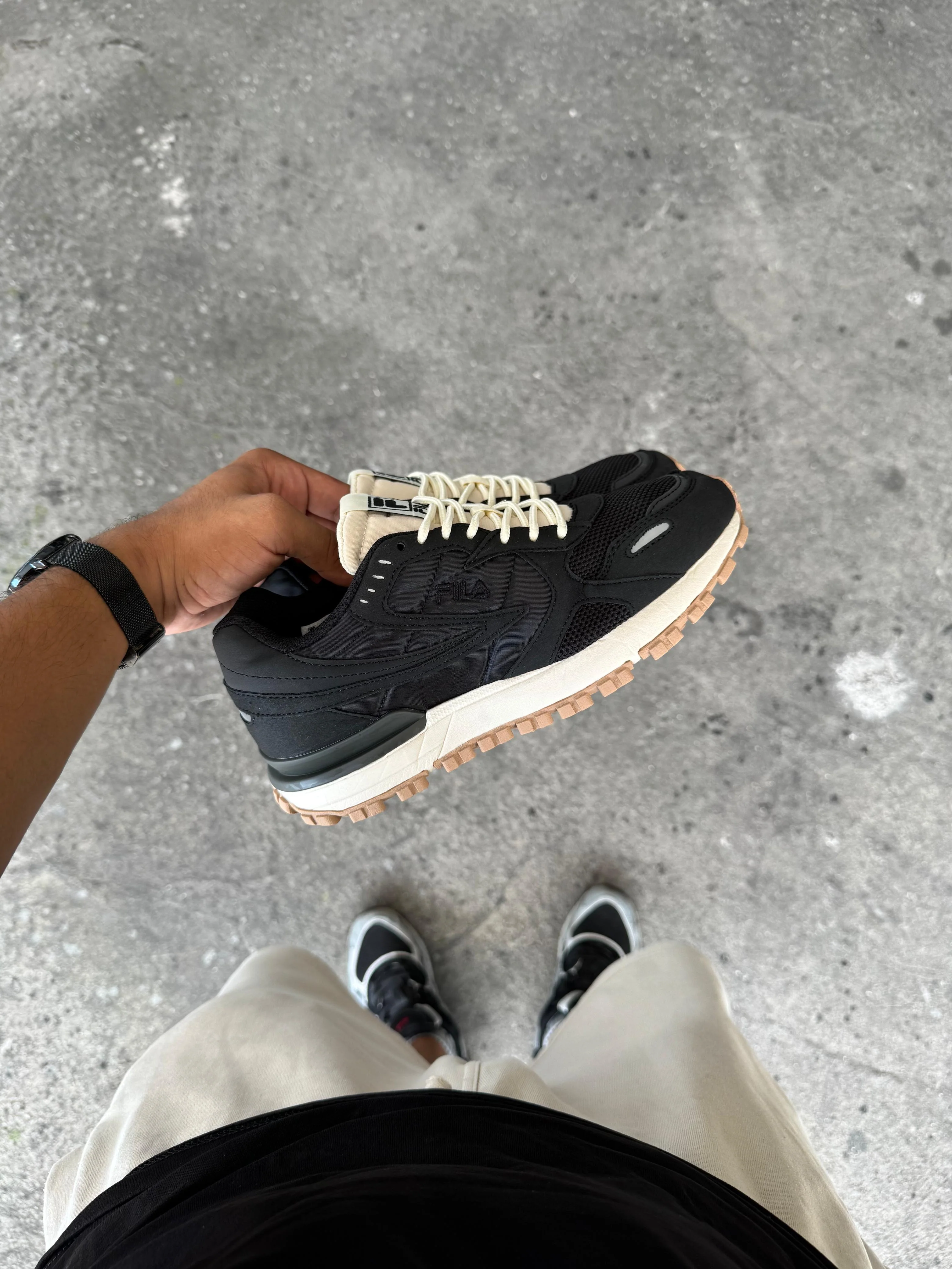 FILA RAMBLER NEGRO BLANCO CAFE - Image 3
