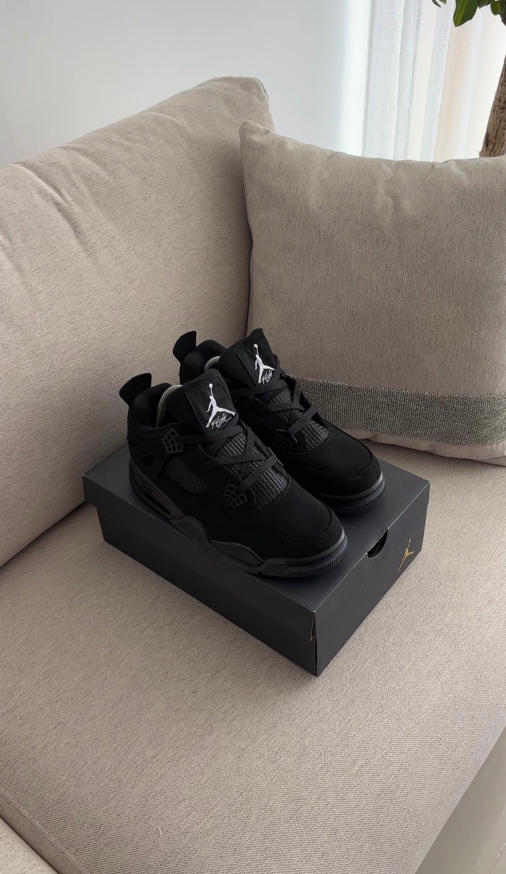 JORDAN RETRO 4 NEGRA - Image 13