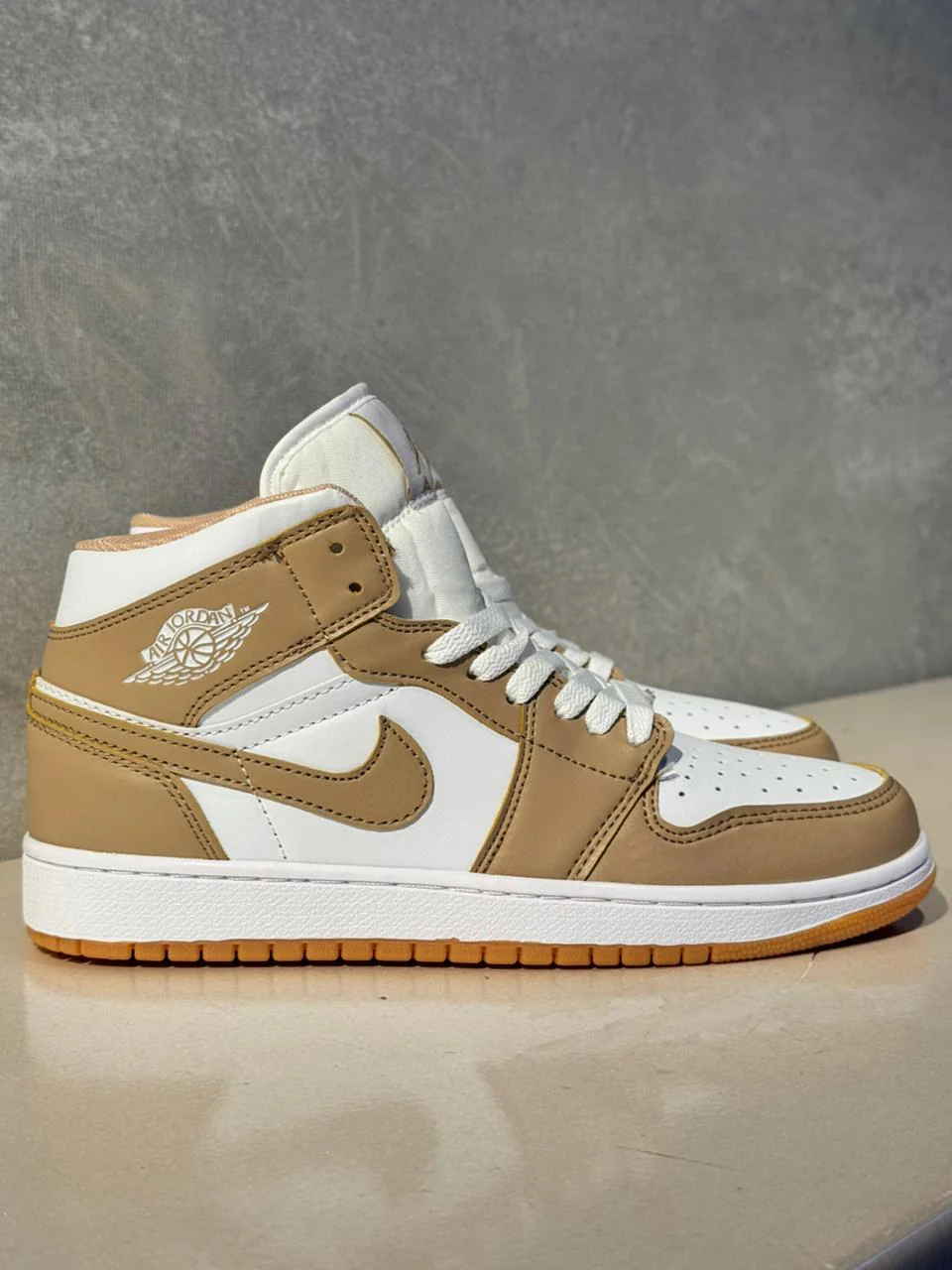 JORDAN RETRO 1 HIGH BLANCO PASTEL - Image 7