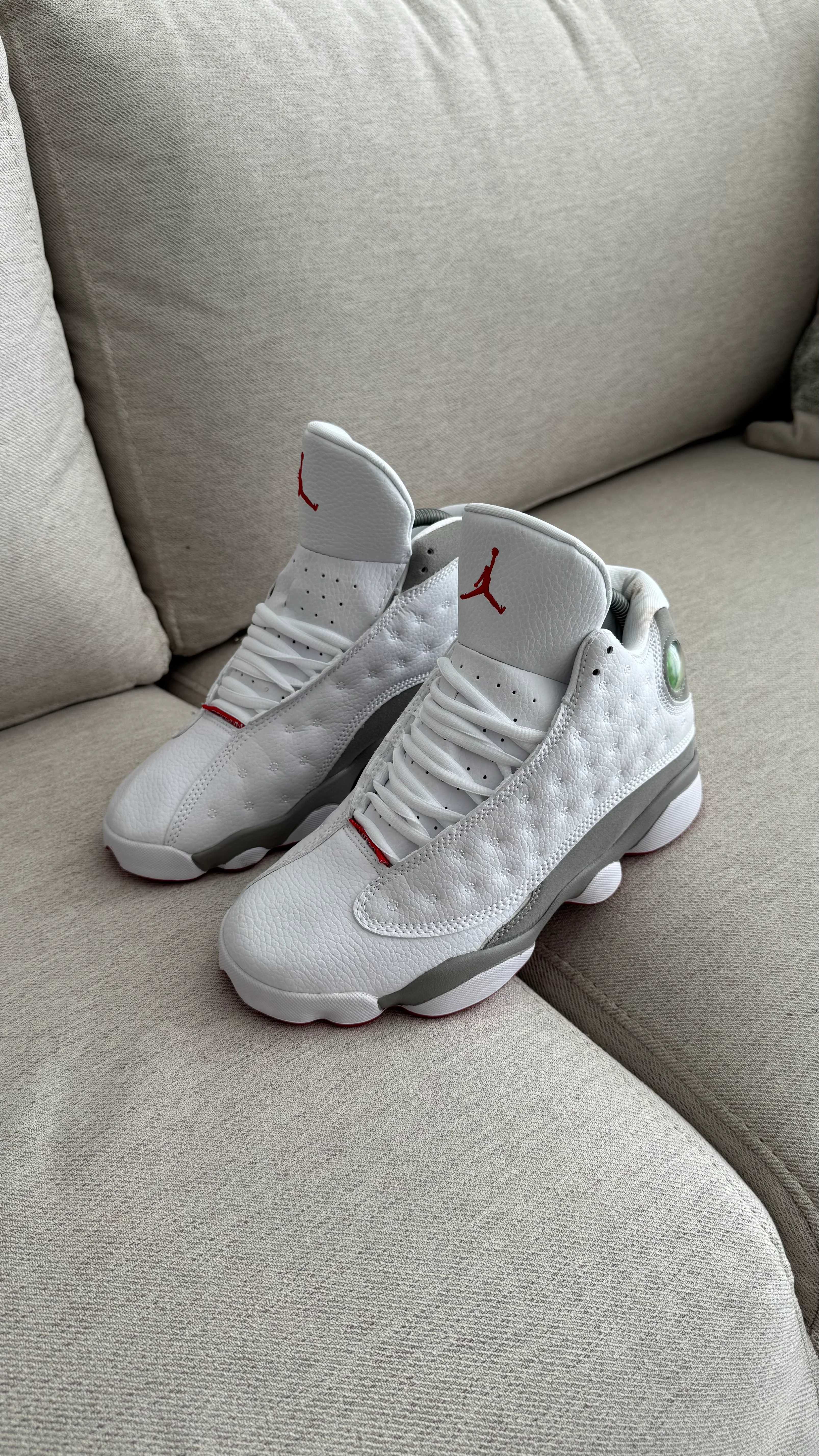 JORDAN RETRO 13 BLANCO GRIS - Image 4