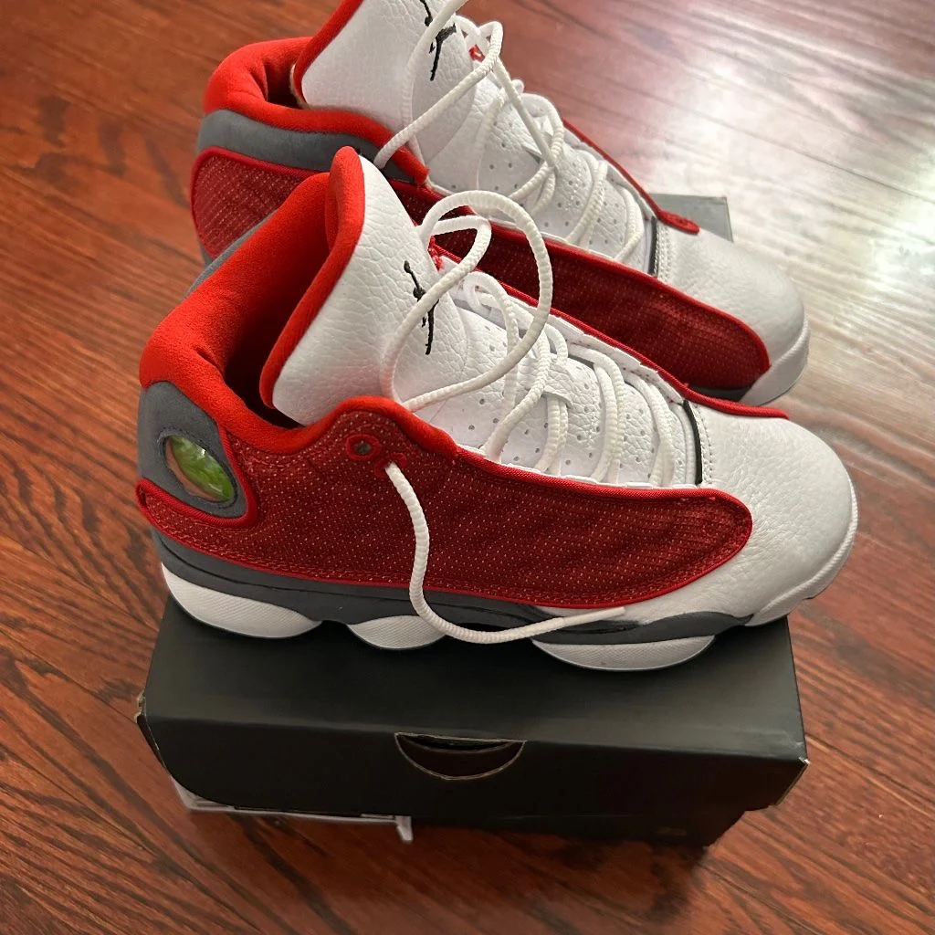 JORDAN RETRO 13 NIÑO BLANCA ROJA - Image 7