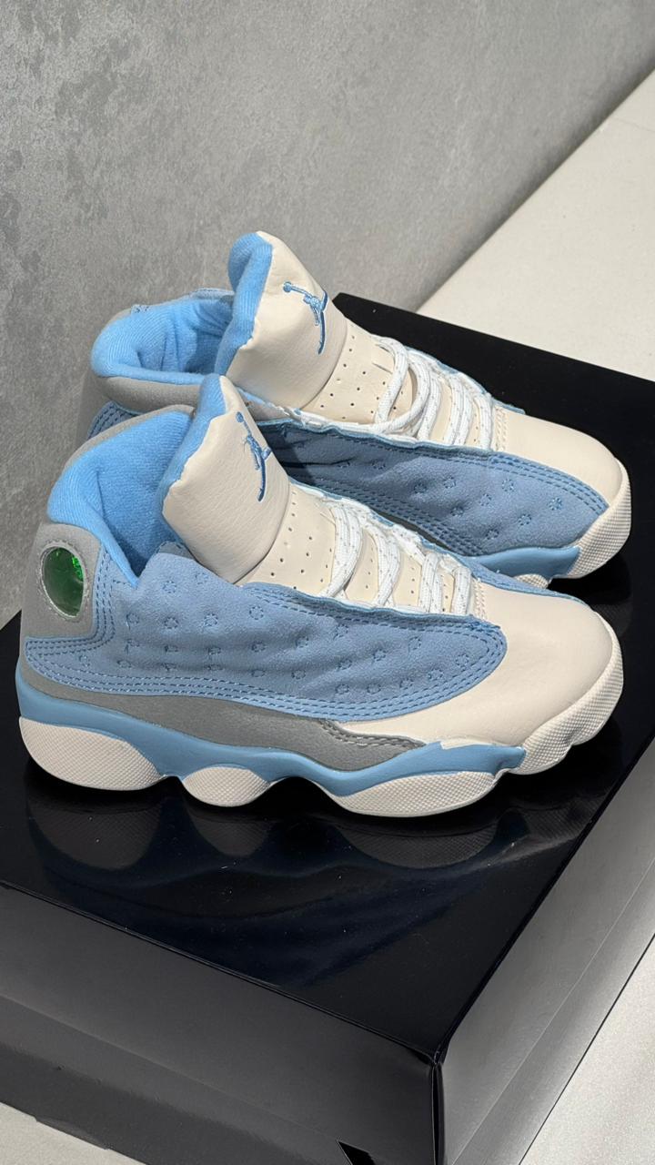 JORDAN RETRO 13 NIÑO BLANCO AZUL CIELO - Image 3