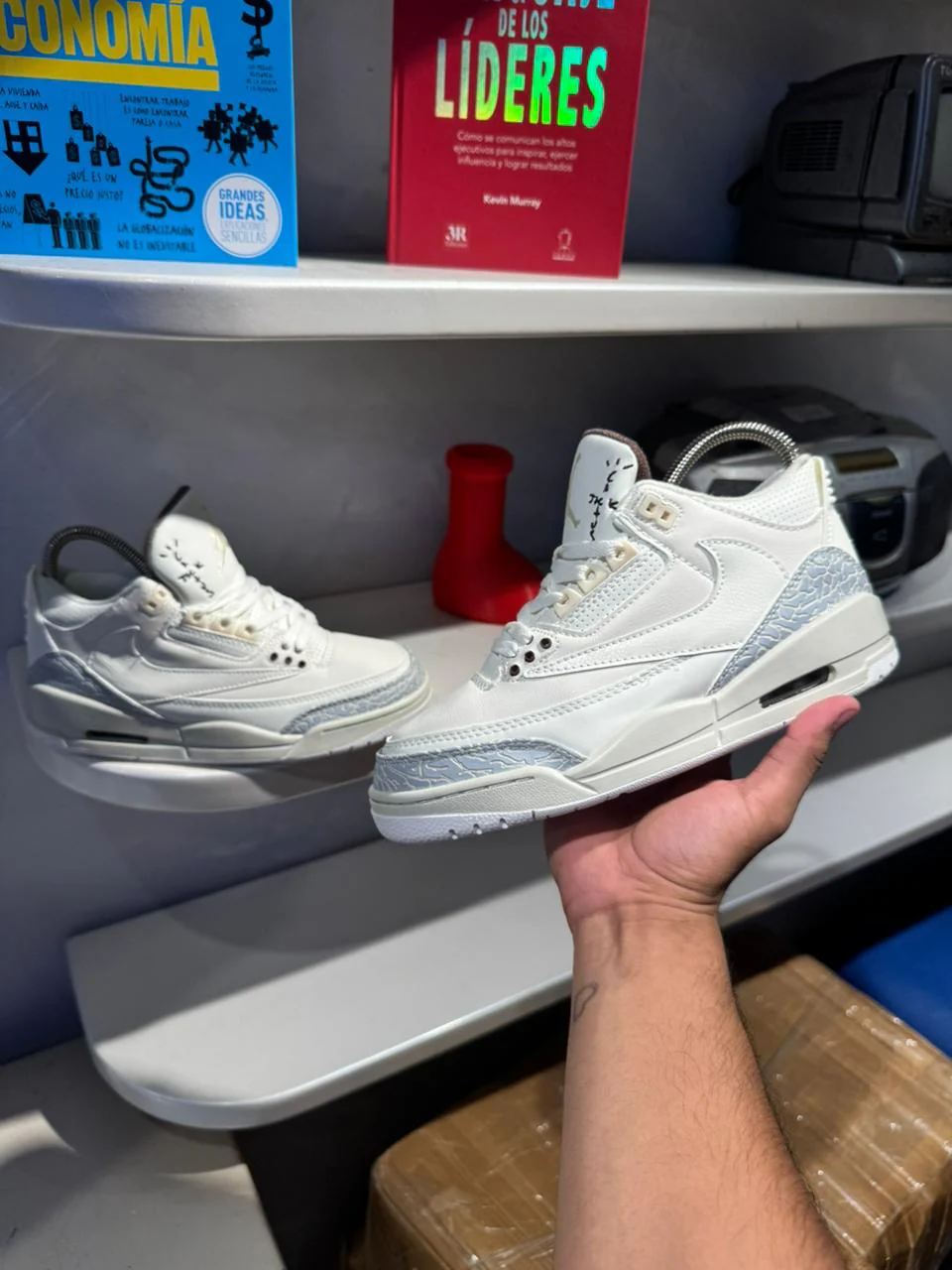 JORDAN RETRO 3 BEIGE - Image 6