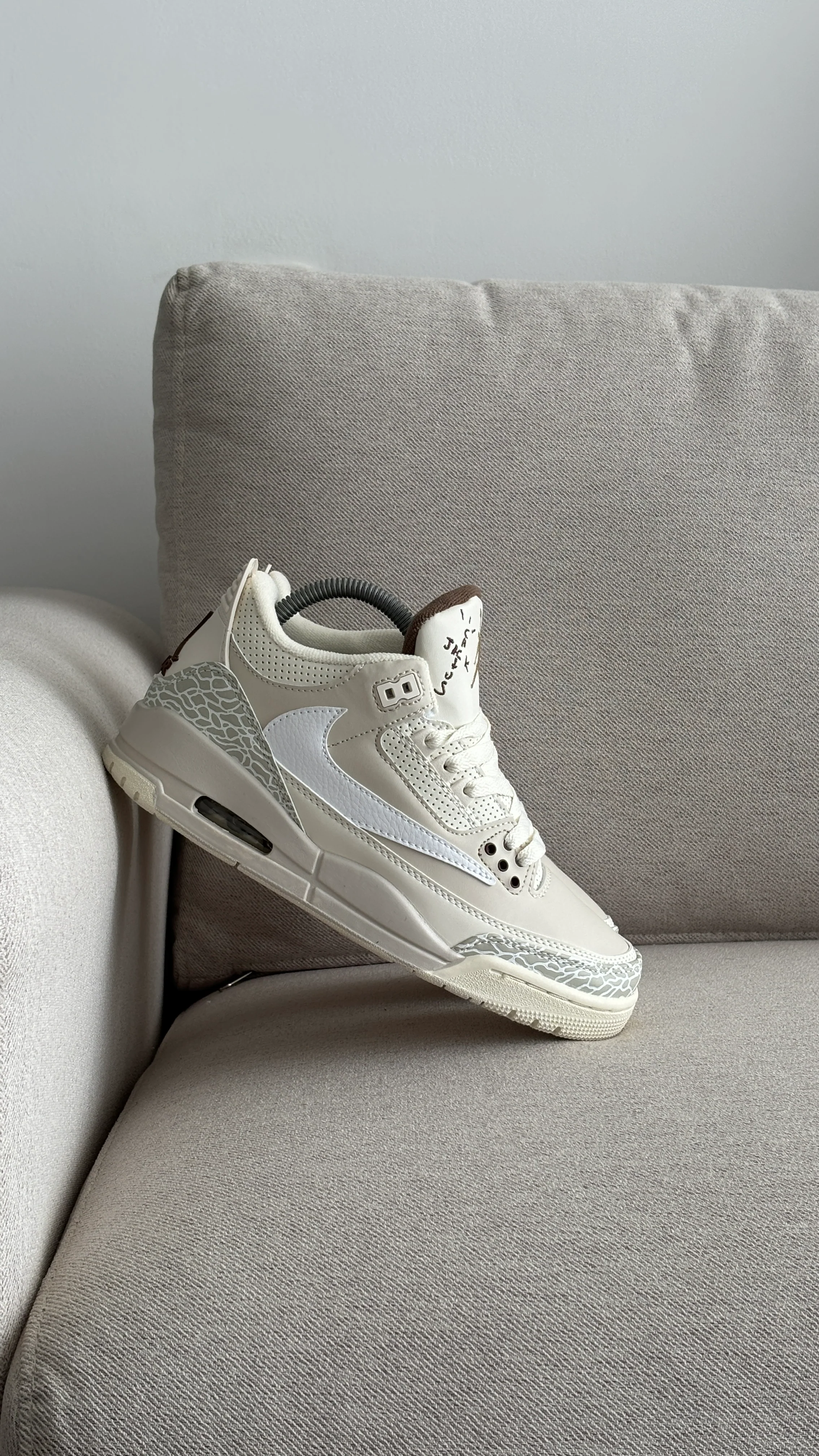 JORDAN RETRO 3 BEIGE - Image 8