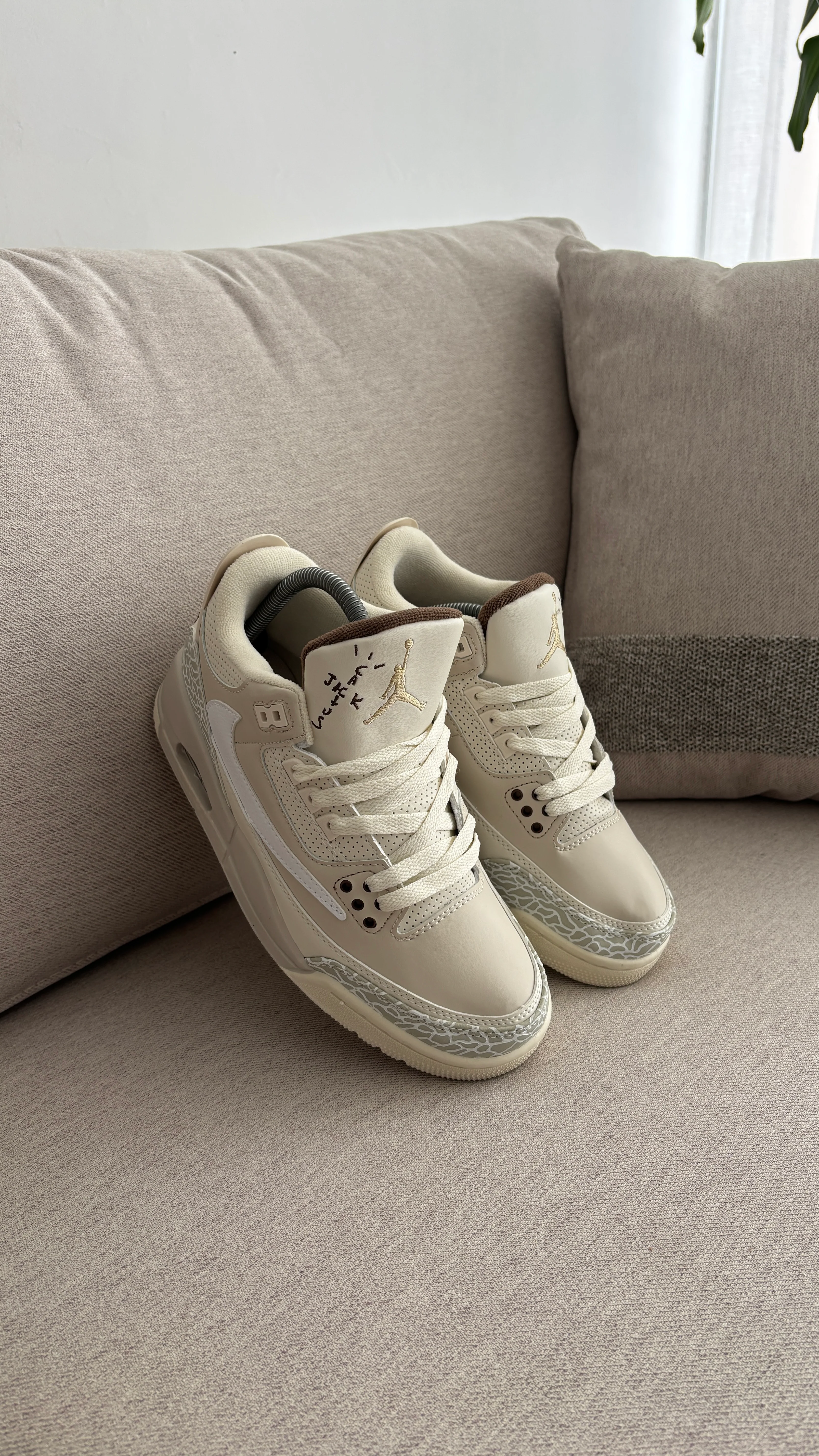 JORDAN RETRO 3 BEIGE - Image 9