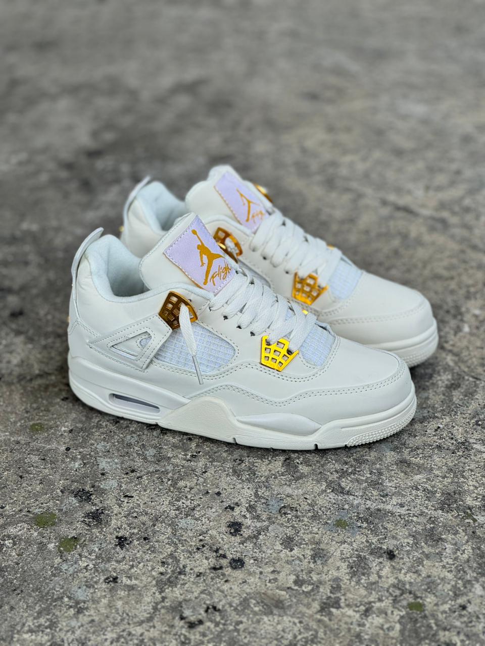 JORDAN RETRO 4 BLANCA DORADA - Image 4