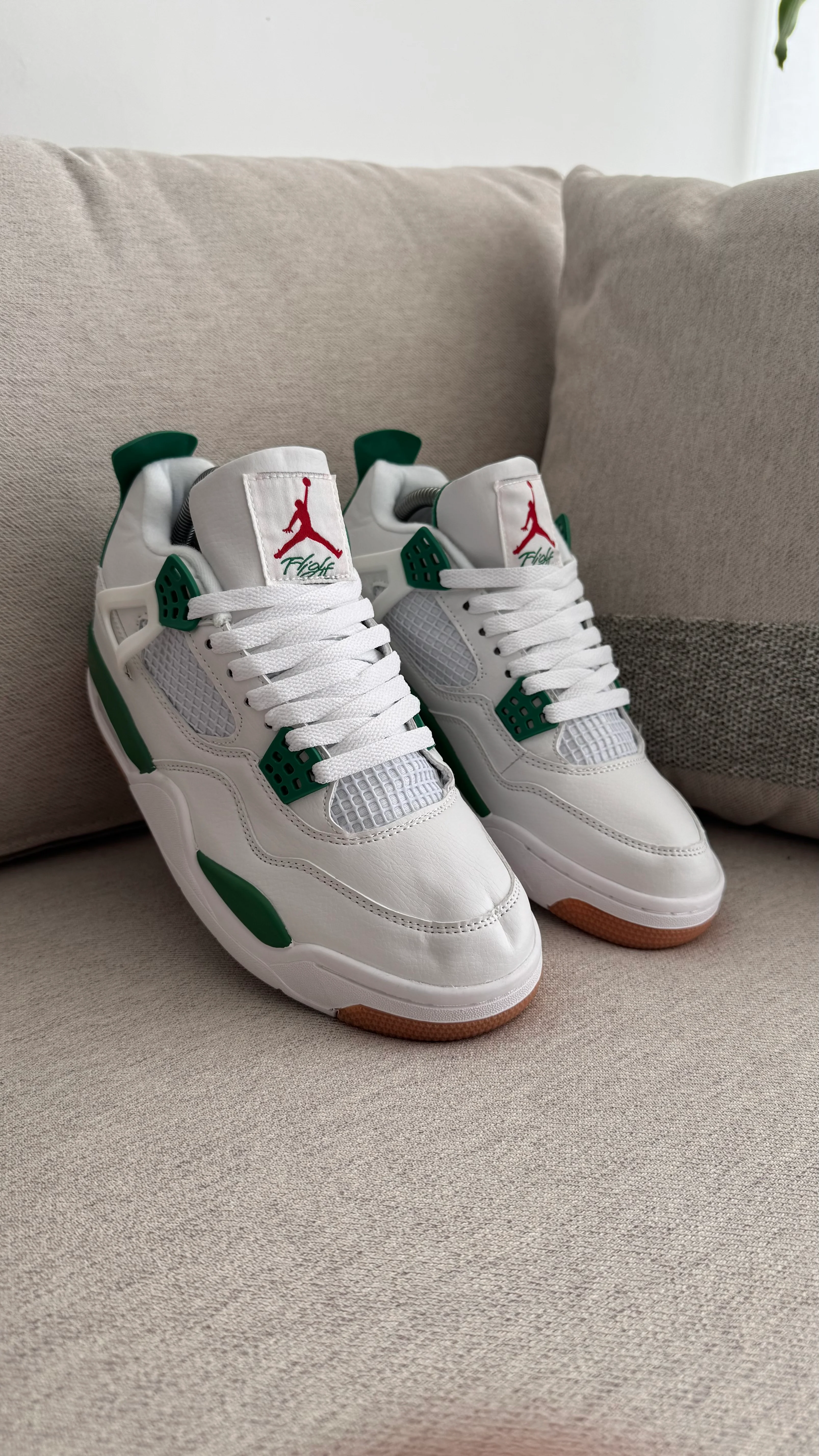 JORDAN RETRO 4 BLANCO VERDE - Image 3