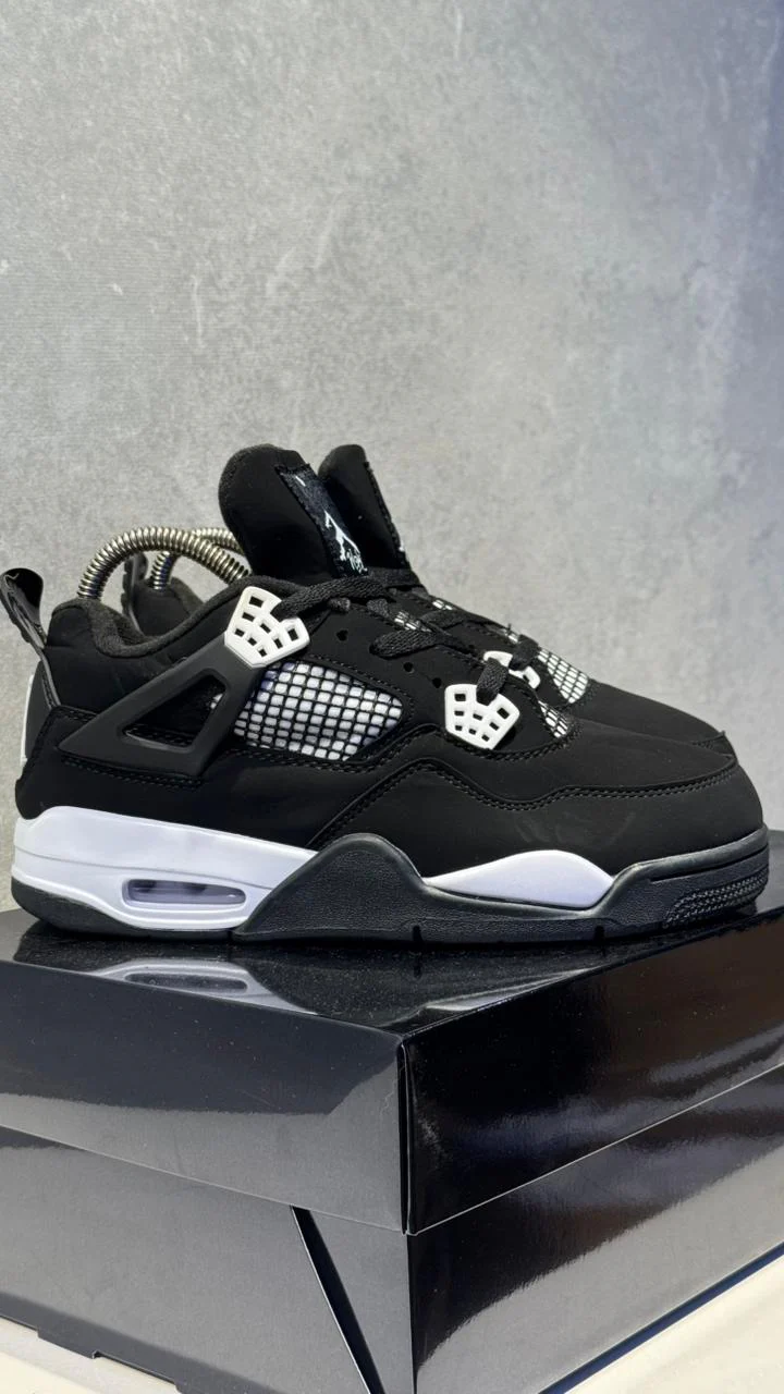 JORDAN RETRO 4 NEGRA BLANCA - Image 5