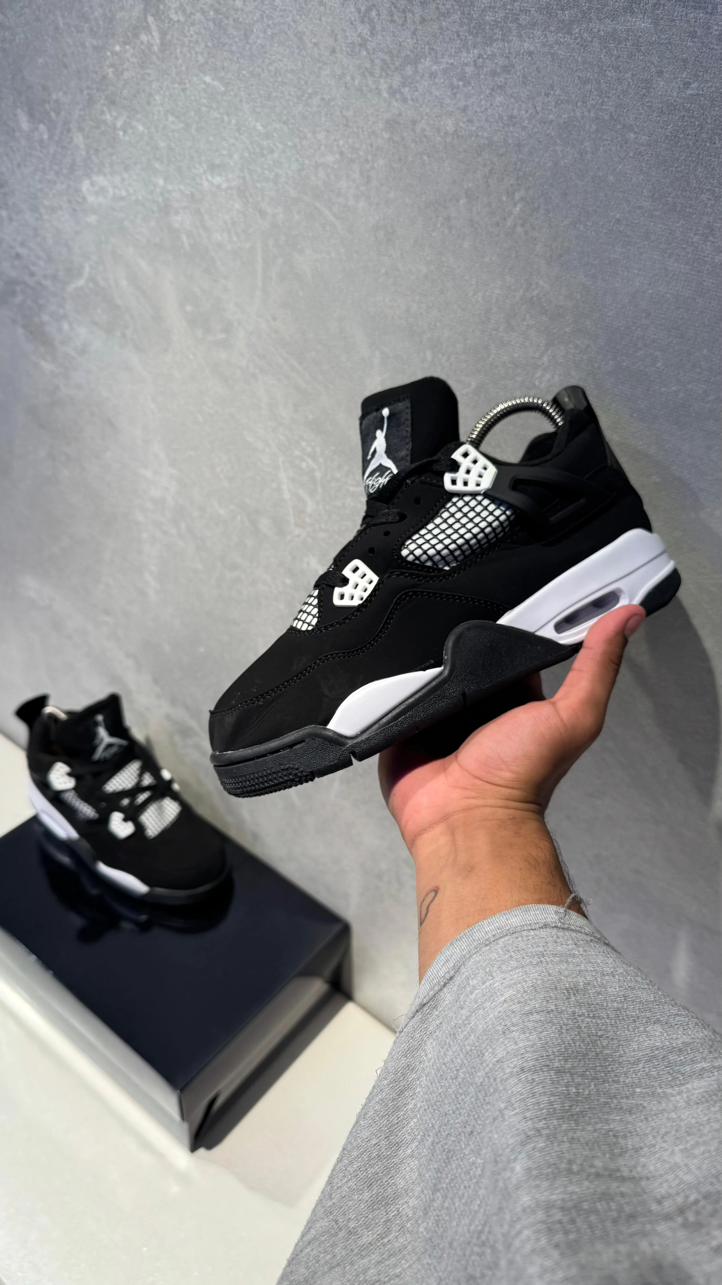 JORDAN RETRO 4 NEGRA BLANCA - Image 6