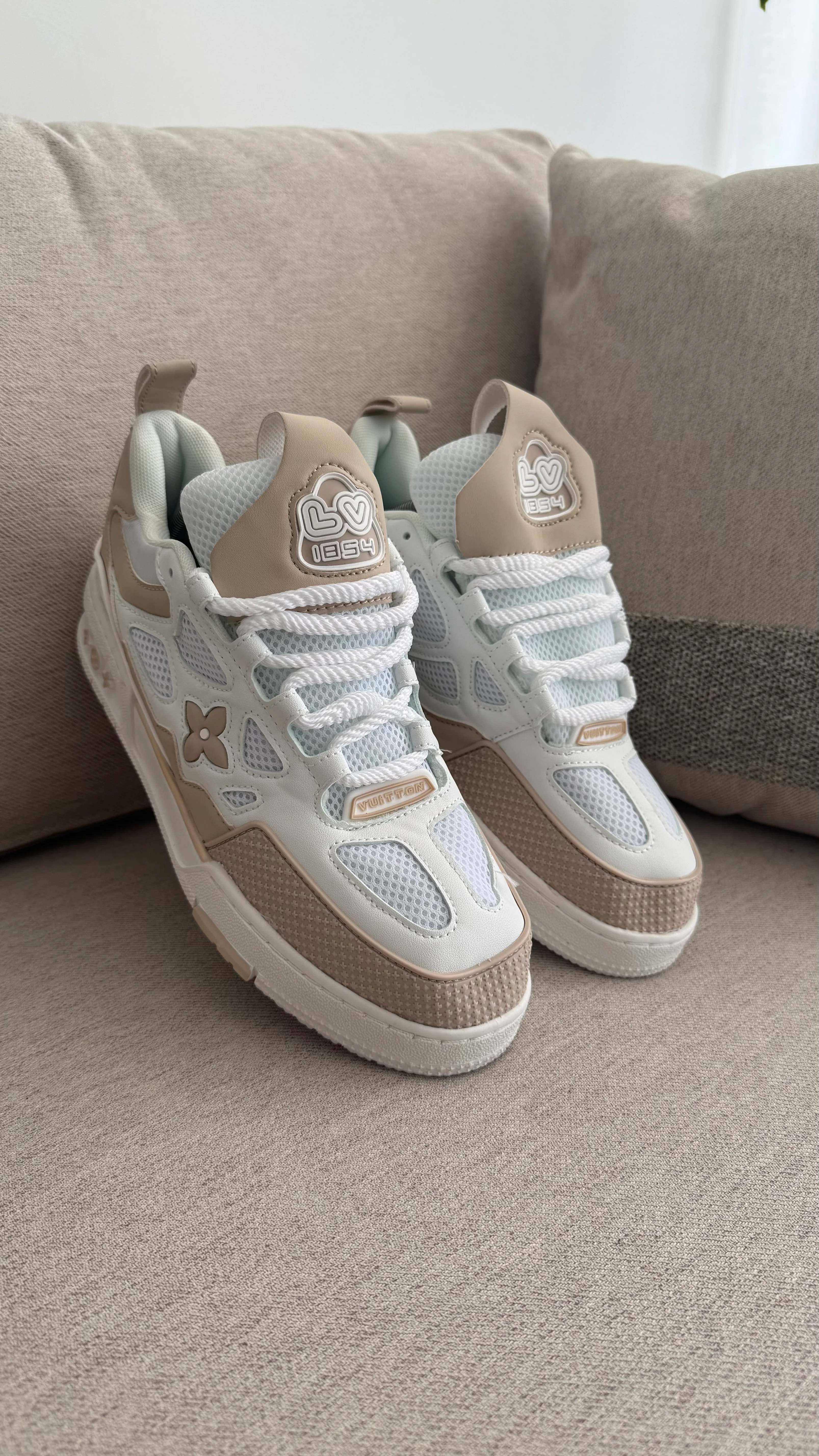 LOUIS VUITTON BEIGE - Image 3